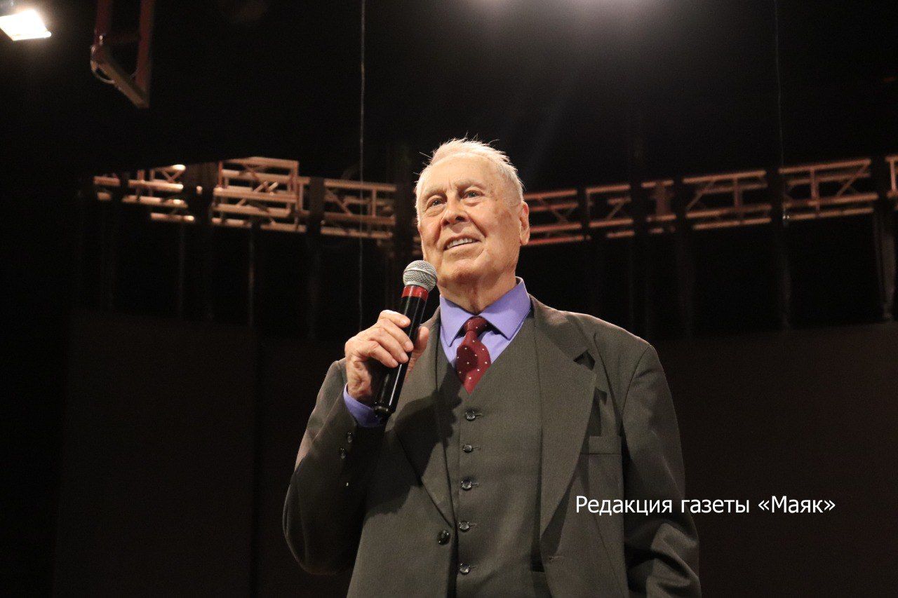 Азнакайга олпат якташыбыз Әзһәр Шакиров кайтты