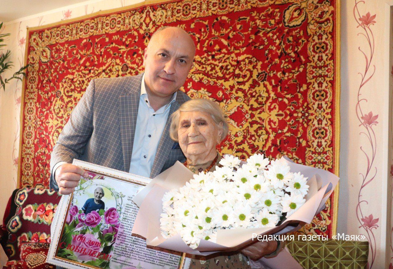 Азнакайда 100 яшен тутырган Ирина Давыдованы котладылар