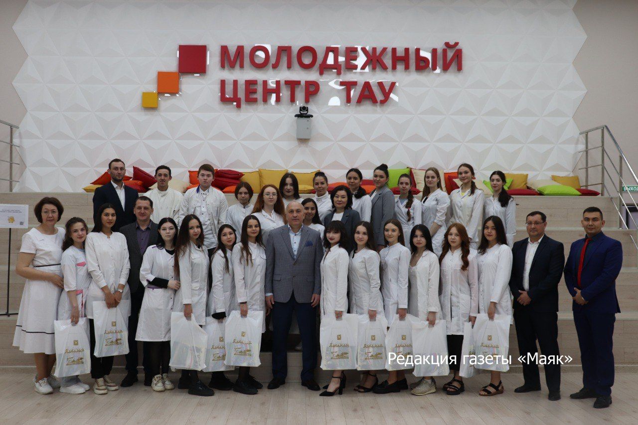 Азнакайда медицина студентлары белән очраштылар