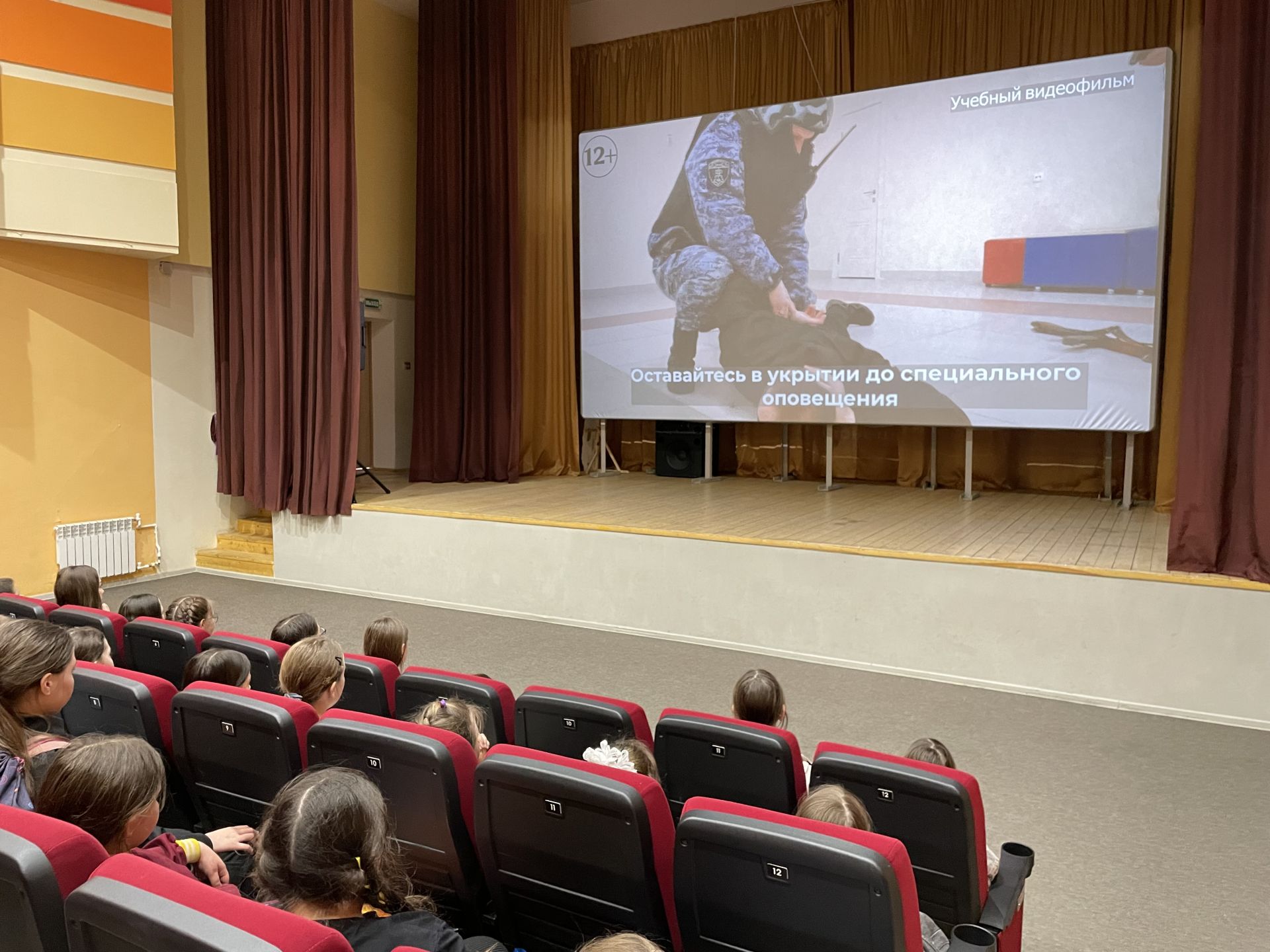 Крайне важно научиться правильно реагировать в экстремальных ситуациях, находить пути сохранения безопасности для себя и окружающих