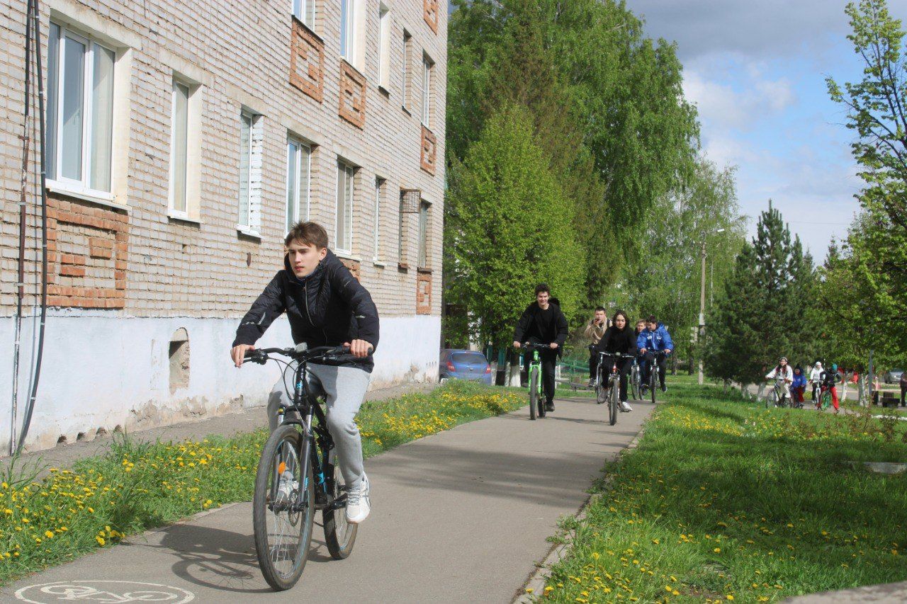 В Азнакаево прошел велопробег в честь 79-летия Великой Победы