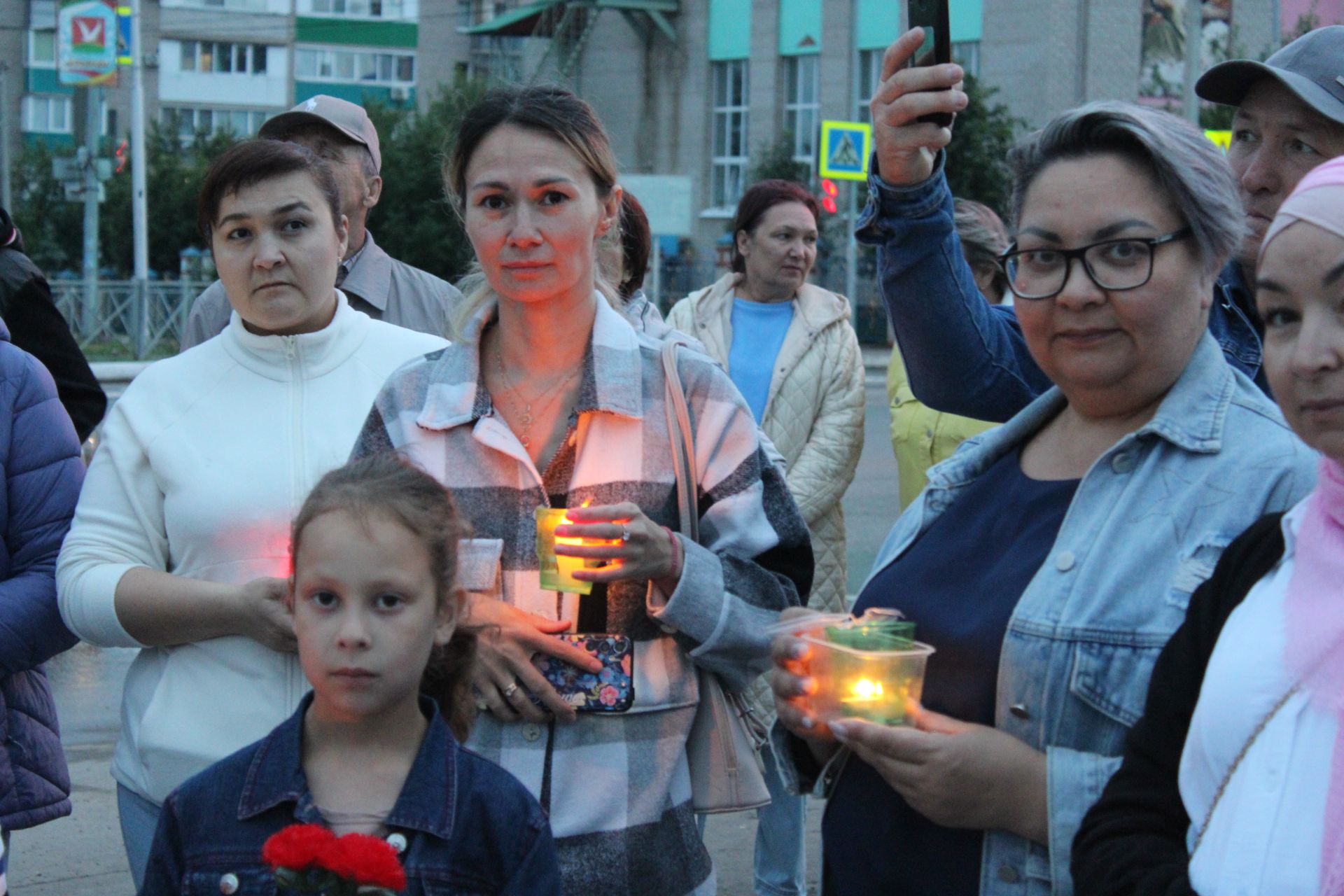 Акция «Свеча  памяти» прошла на пл. Победы г.Азнакаево