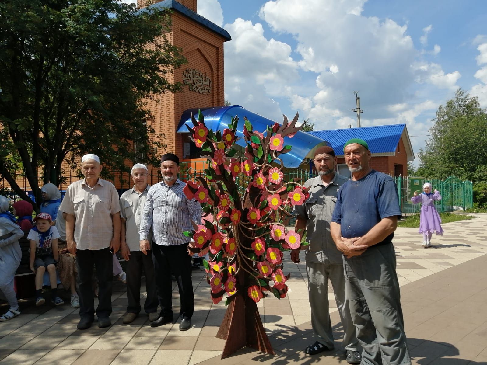 В Голубой мечети города Азнакаево завершилось трехнедельное летнее обучение для детей.