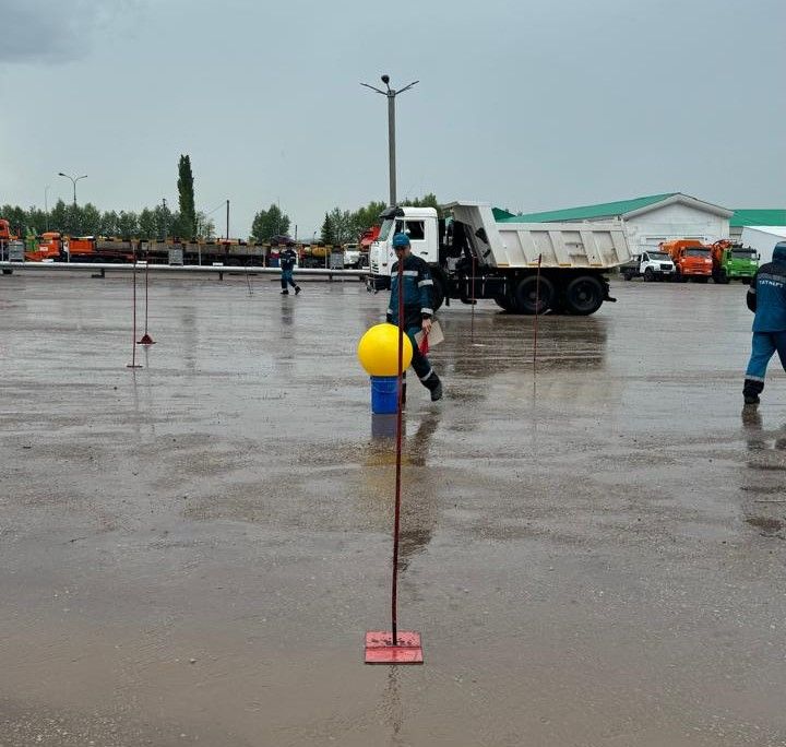 В Азнакаево водители соревновались в профмастерстве