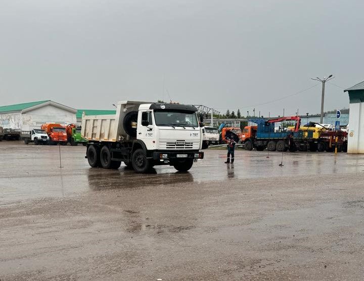 В Азнакаево водители соревновались в профмастерстве