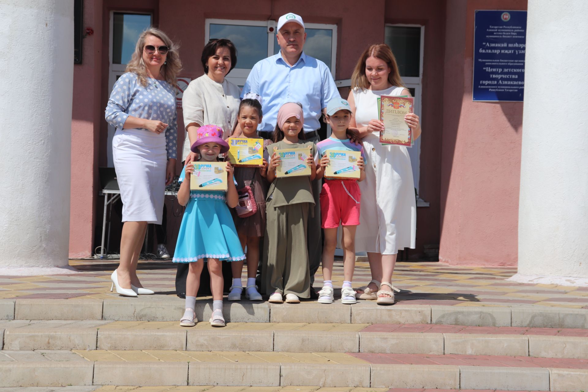 Азнакай йолдызчыклары фестиваль-бәйгесендә җиңүче нәниләр бүләкләнде