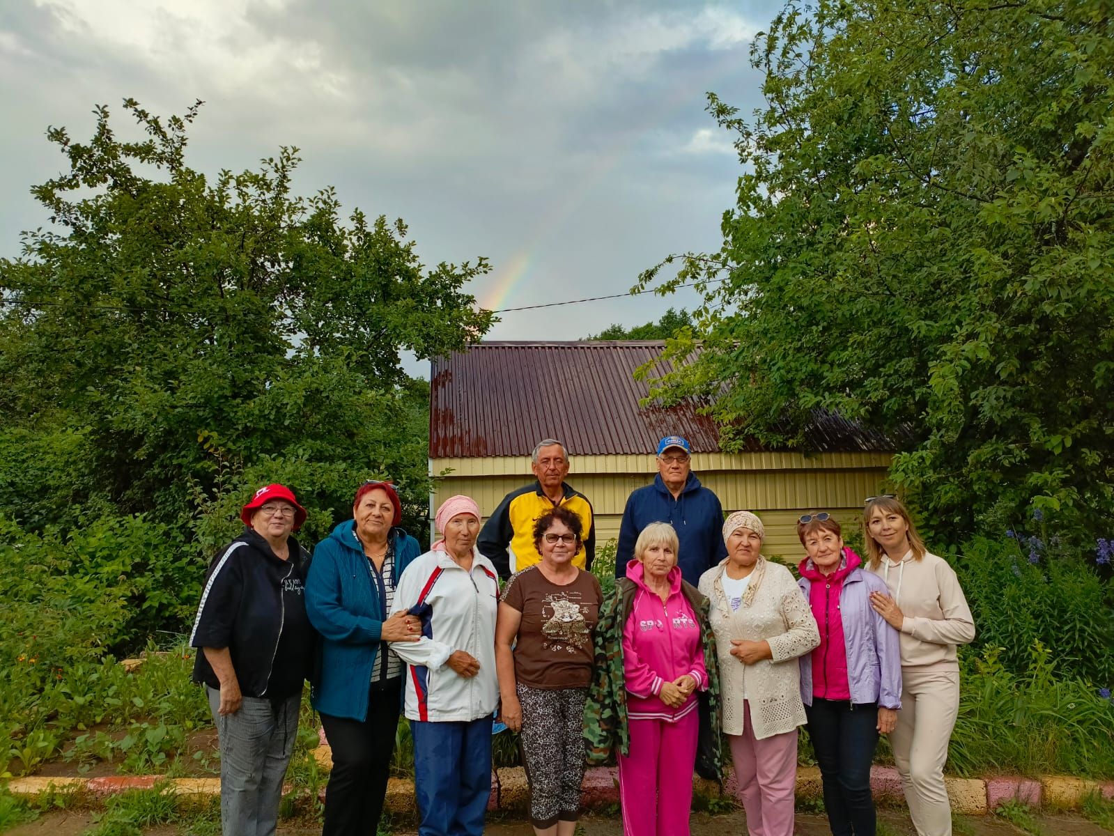 Азнакай “Гөлстан” әдәбият берләшмәсе әгъзалары кич утырдылар