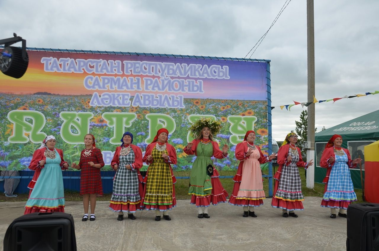 Азнакай керәшен ансамбле Питрау бәйрәмендә сәхнә тотты