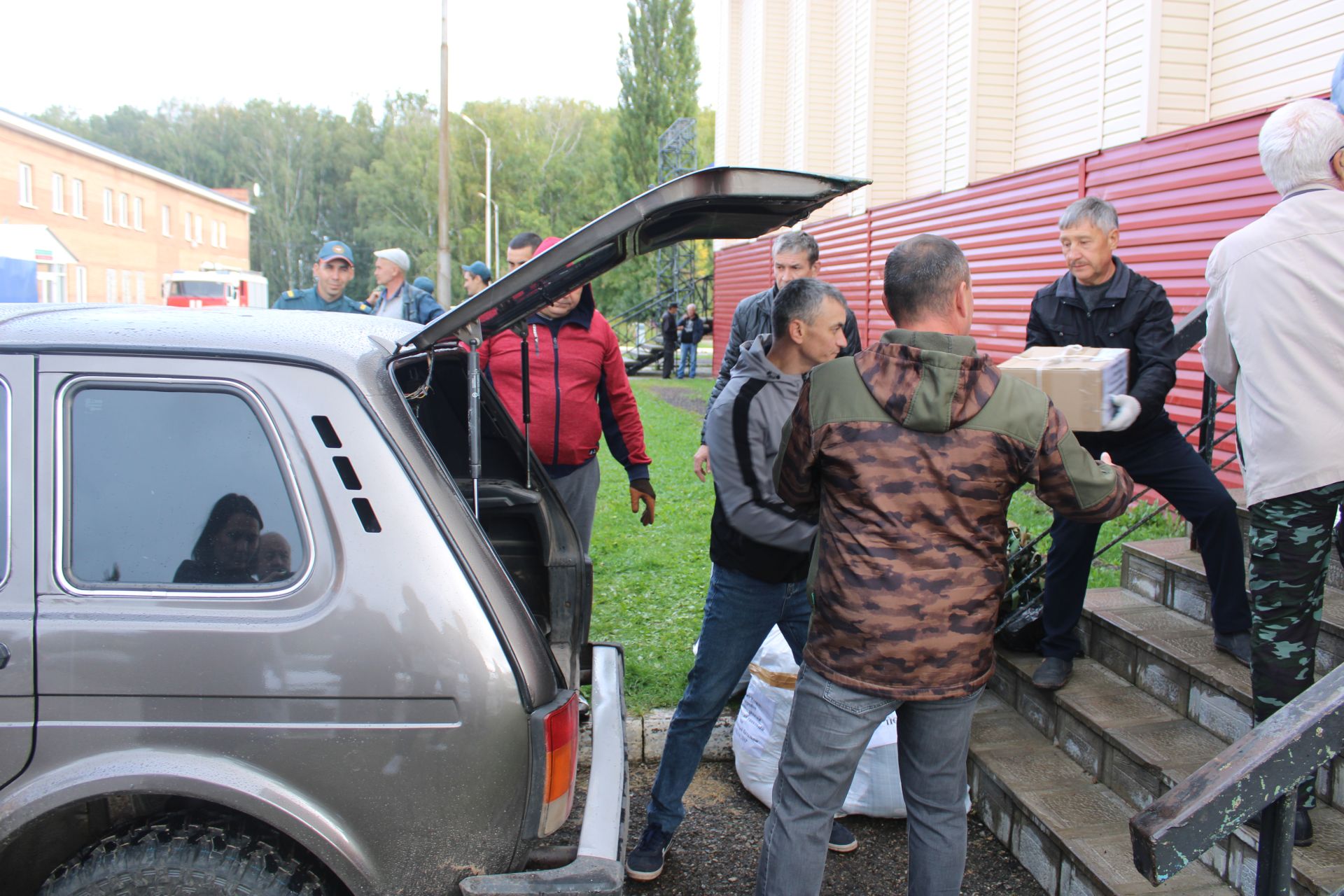 Азнакаевцы направили гуманитарную помощь в зону специальной военной операции