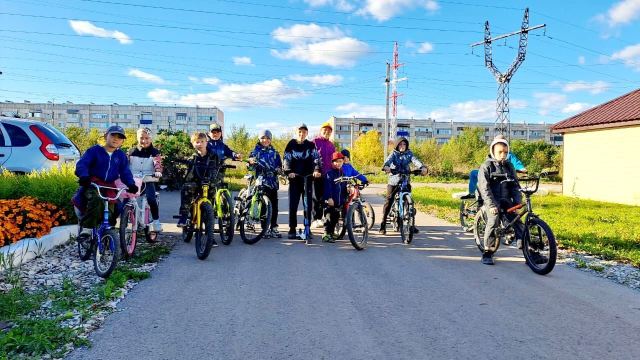 Дети из микрорайона Монолит соревновались в велогонках