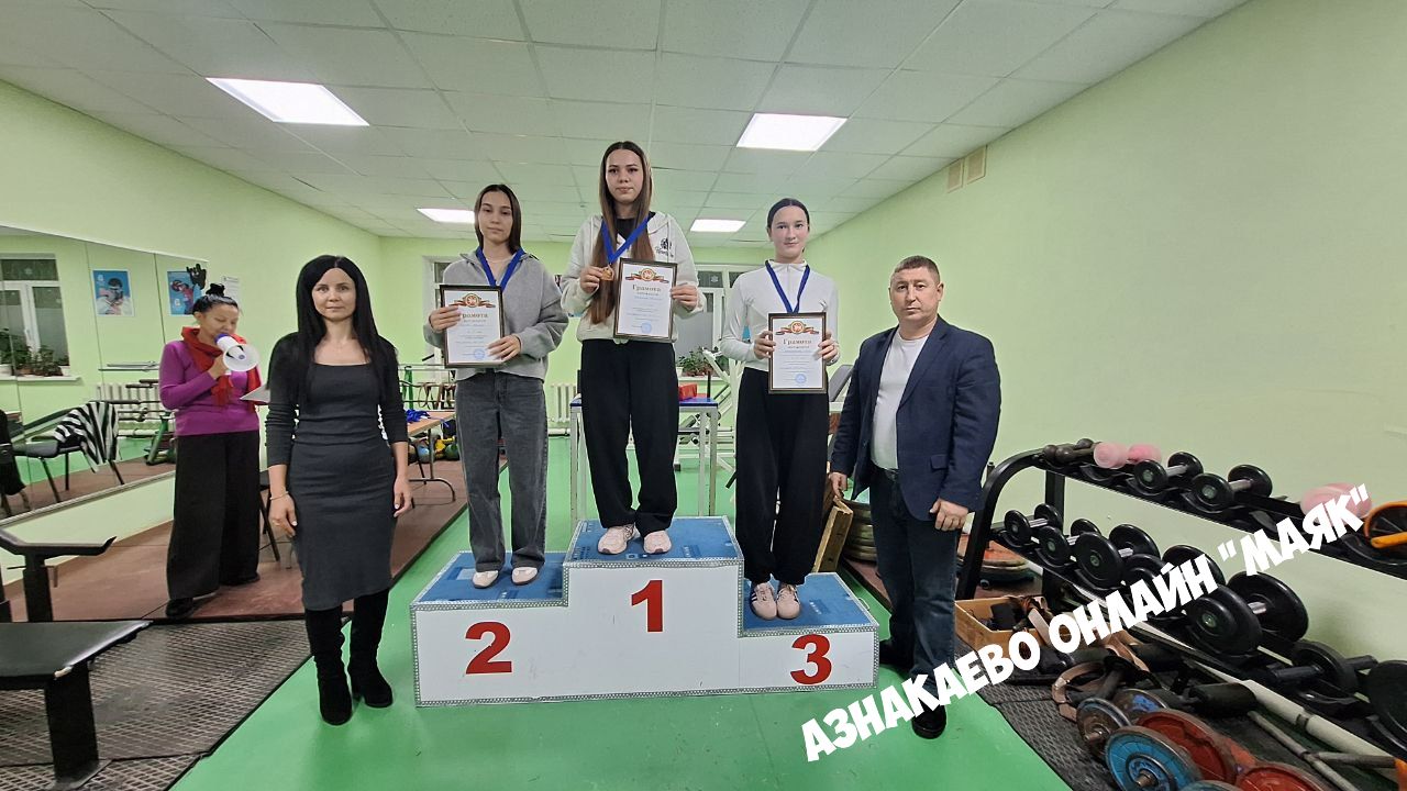 Азнакайда армрестлинг буенча ярышлар узды