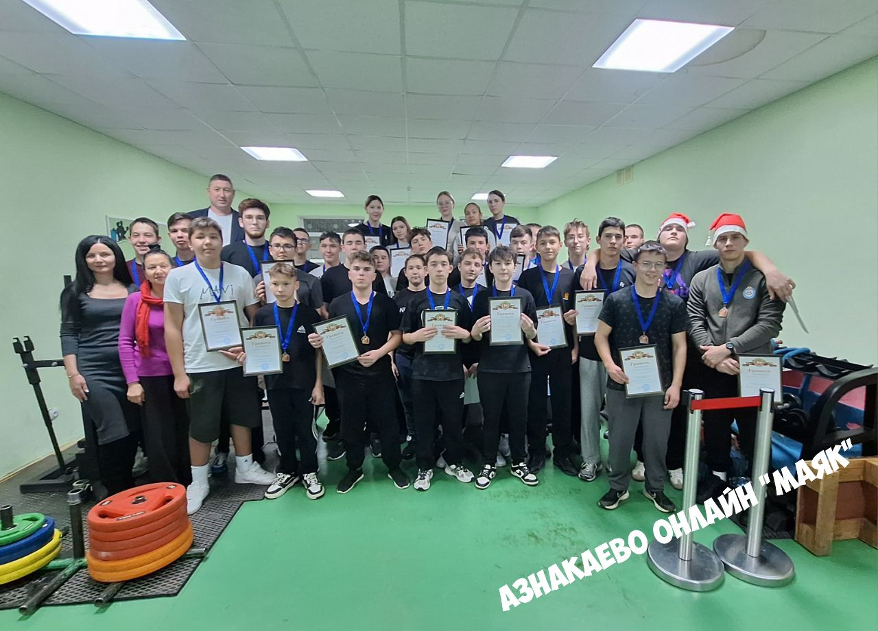 Азнакайда армрестлинг буенча ярышлар узды