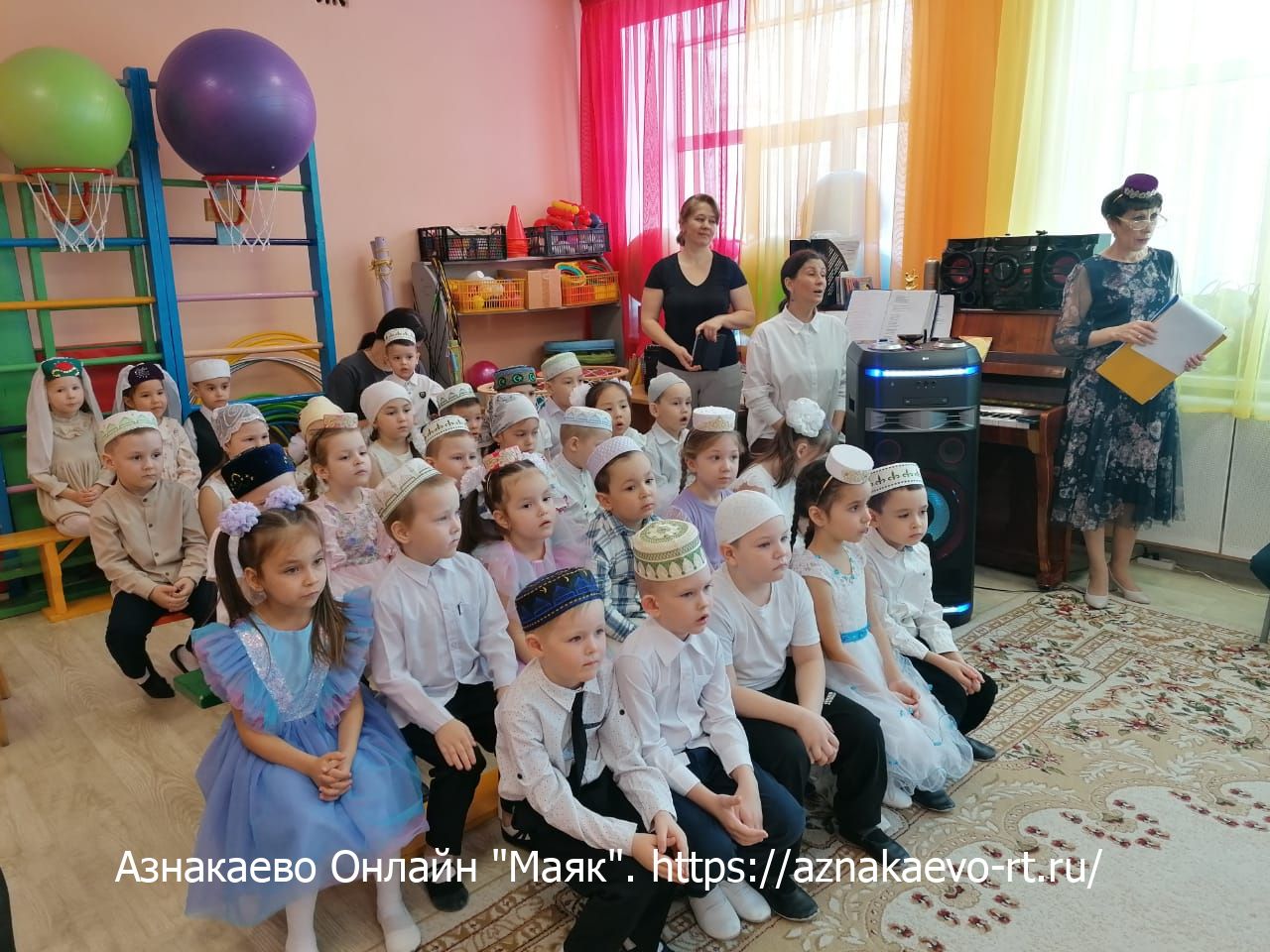 Азнакай шагыйрәләре балалар бакчасында Туган тел бәйрәмендә катнашты