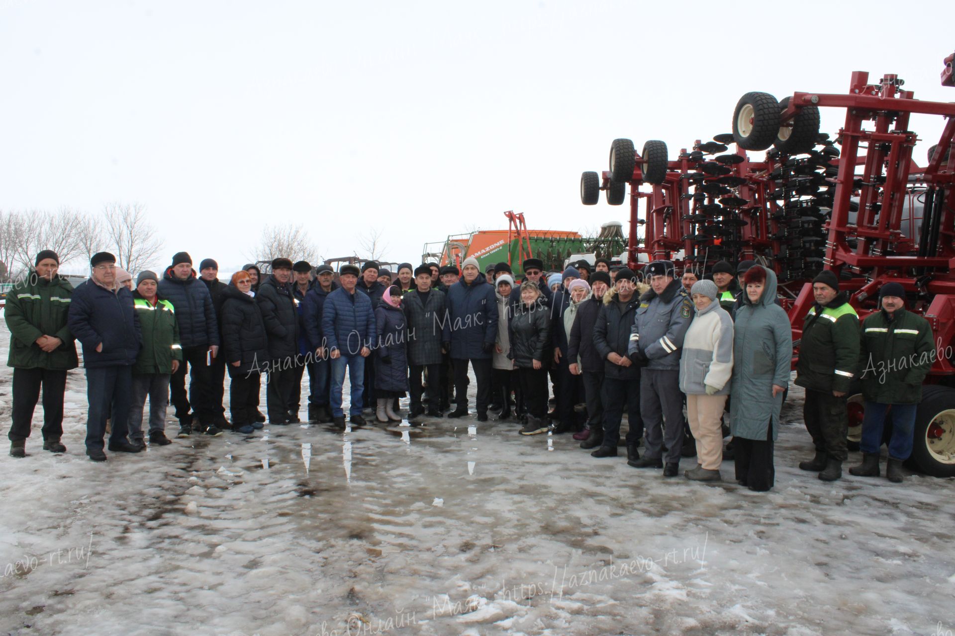 Азнакаево готово к весенним полевым работам: комиссия проверила сельхозтехнику