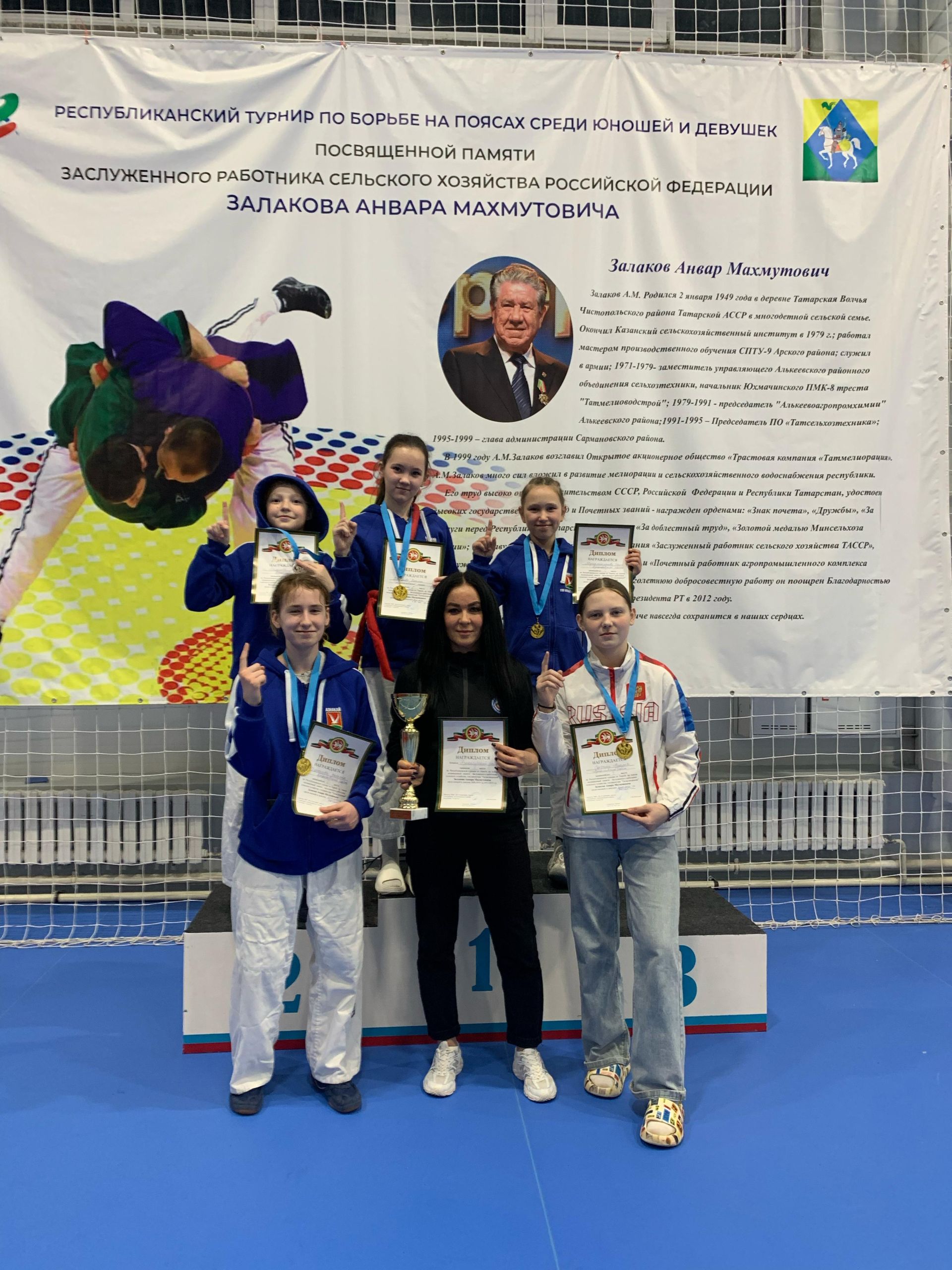 Азнакаевские борцы завоевали 15 медалей на республиканском турнире