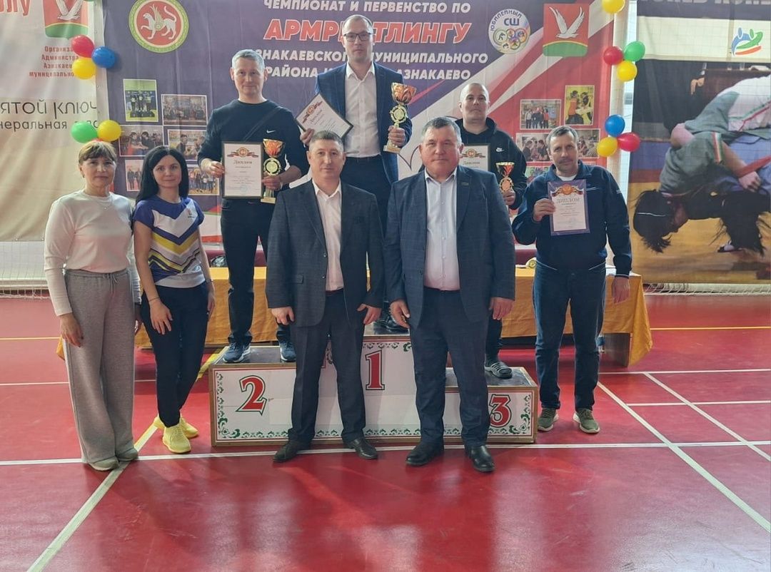 Районный турнир по армрестлингу на Кубок Федерации прошёл в «Чатыр-Тау Арене»