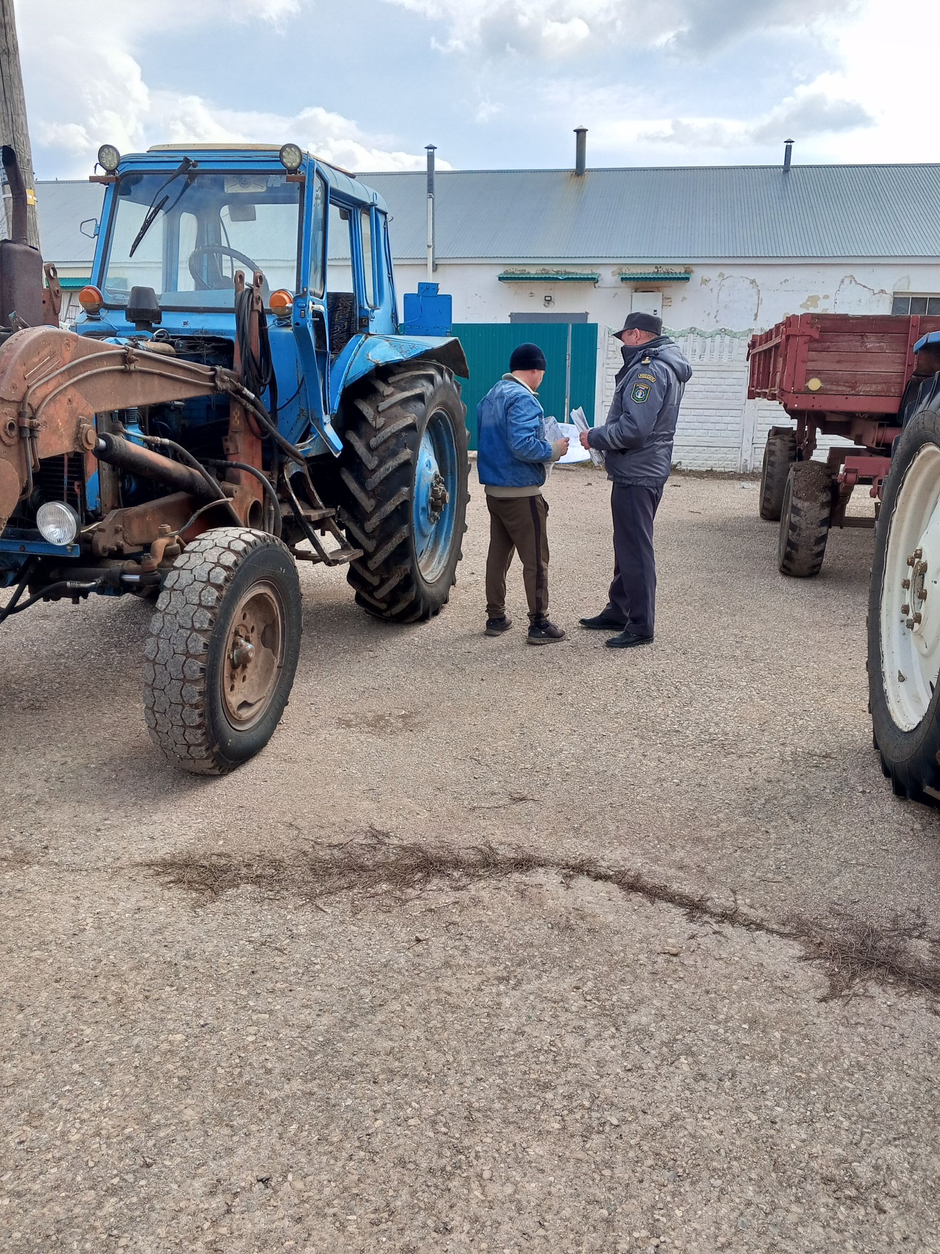 В Азнакаевском районе проходит технический осмотр сельхозтехники