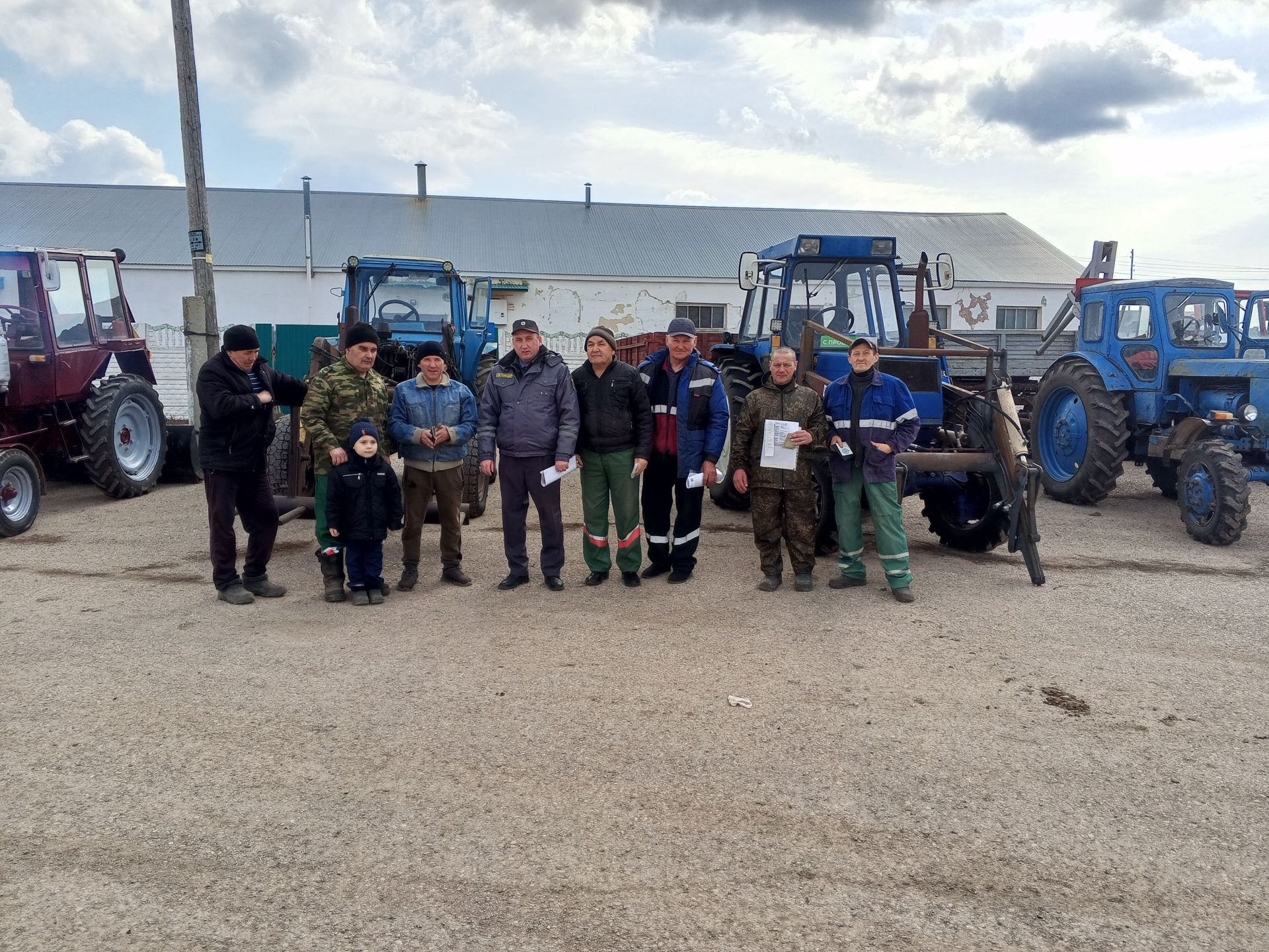 В Азнакаевском районе проходит технический осмотр сельхозтехники