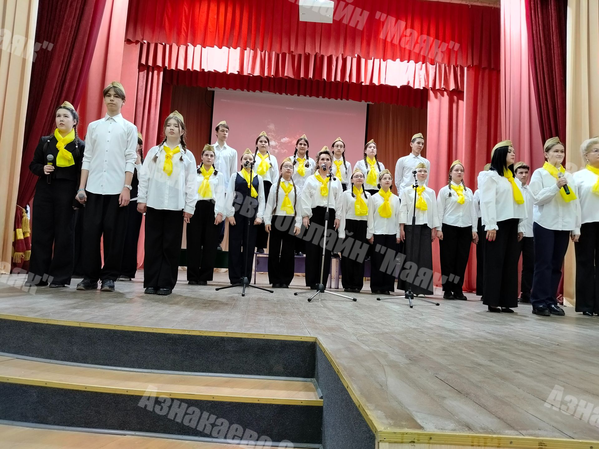 Азнакаевские школьники состязались в «Битве хоров»