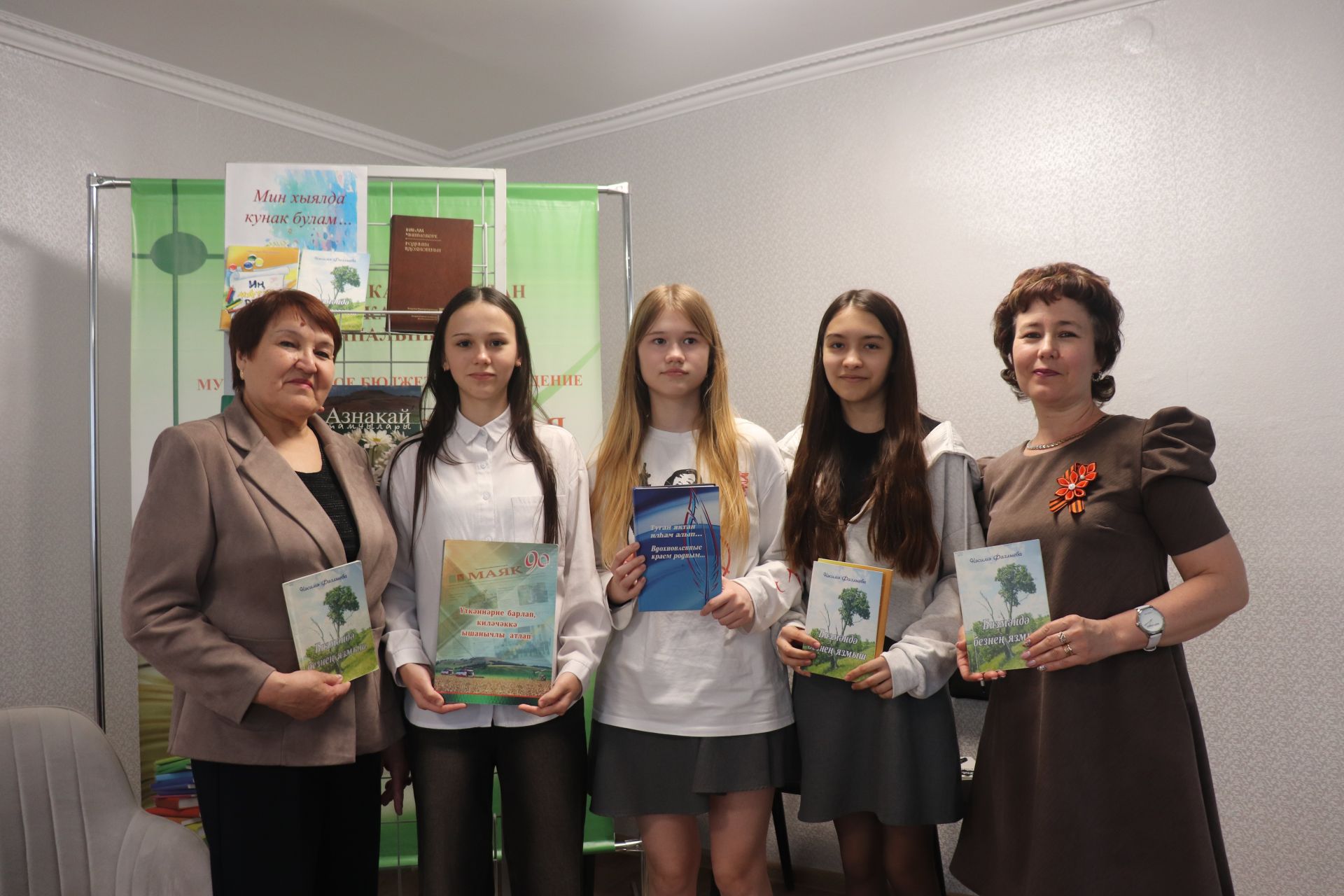 Писатель, поэт, журналист