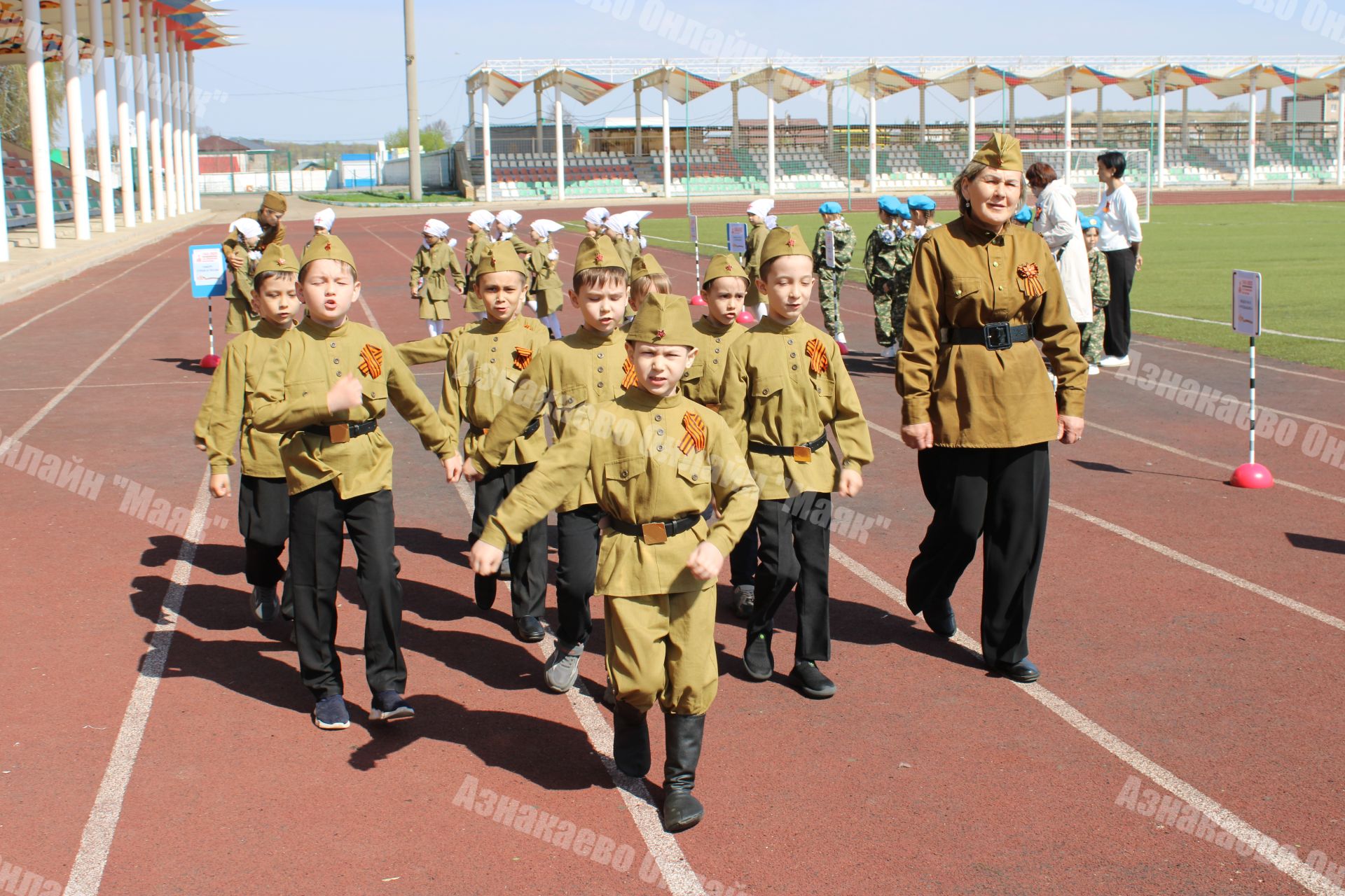 Азнакайда балалар арасында хәрби җыр һәм сафта йөрү бәйгесе үтте
