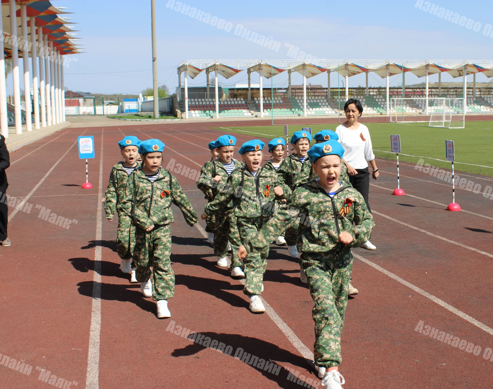 Азнакайда балалар арасында хәрби җыр һәм сафта йөрү бәйгесе үтте