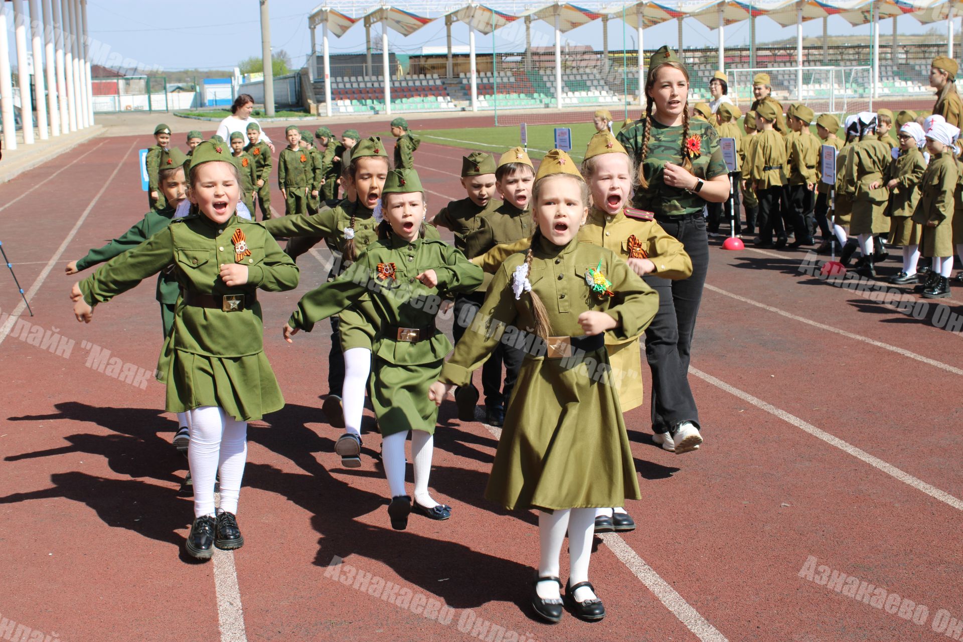 Азнакайда балалар арасында хәрби җыр һәм сафта йөрү бәйгесе үтте