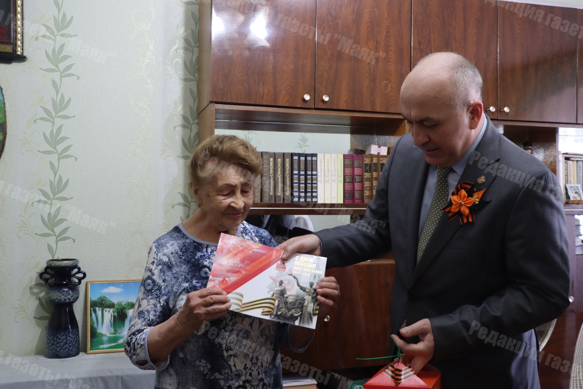 Глава Азнакаевского района поздравил тружениц тыла с Днем Победы