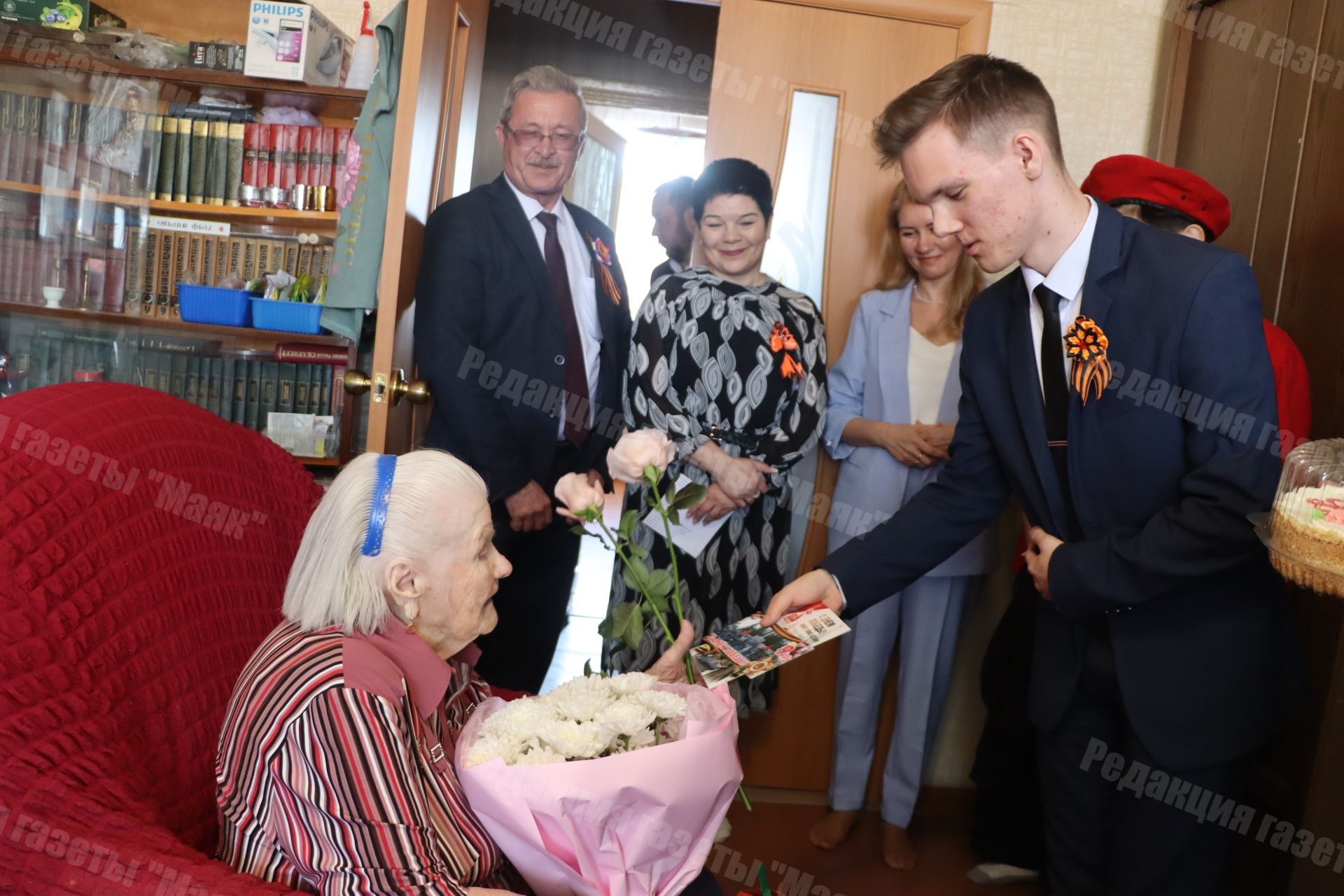 Глава Азнакаевского района поздравил тружениц тыла с Днем Победы