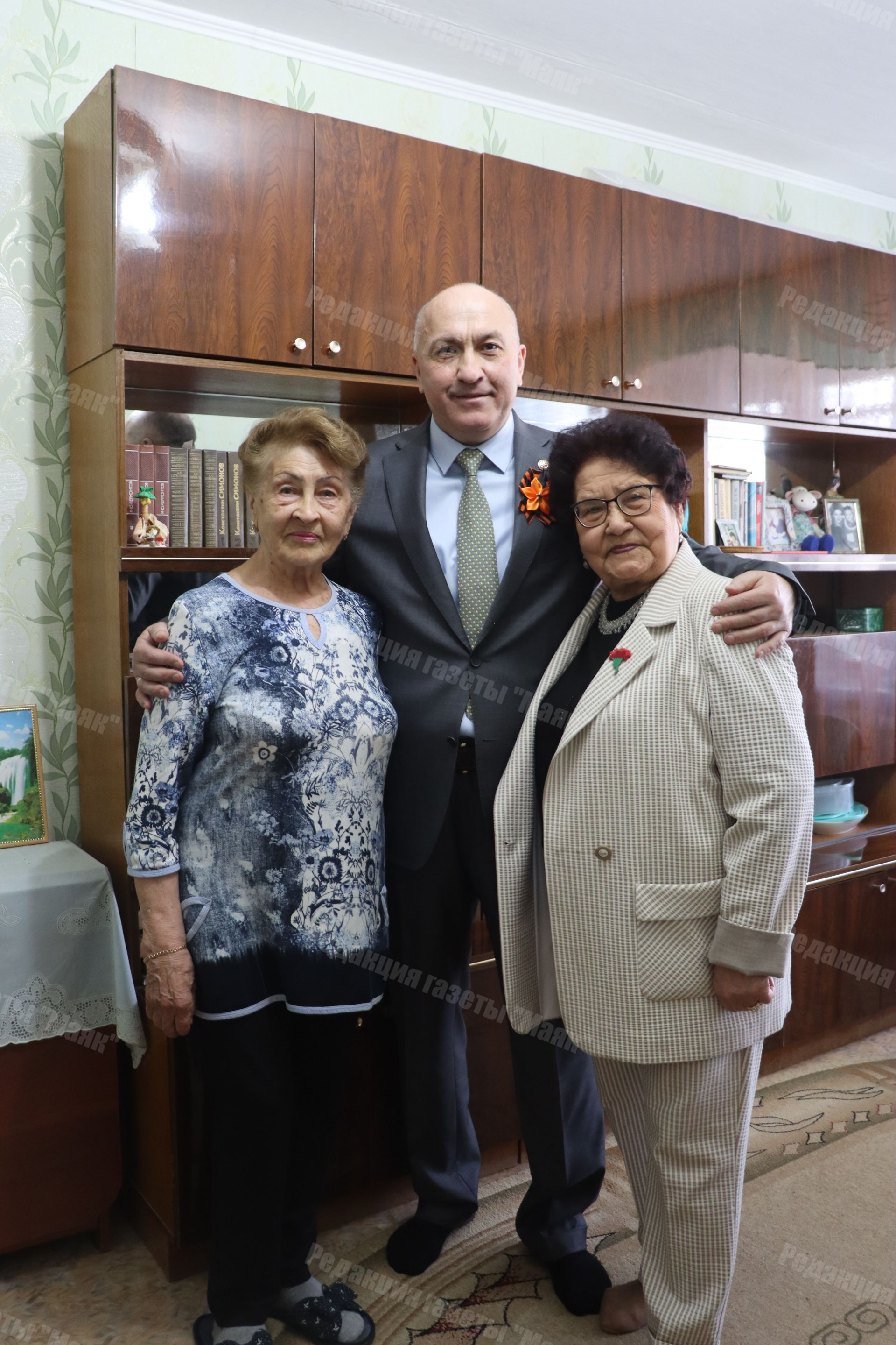 Глава Азнакаевского района поздравил тружениц тыла с Днем Победы