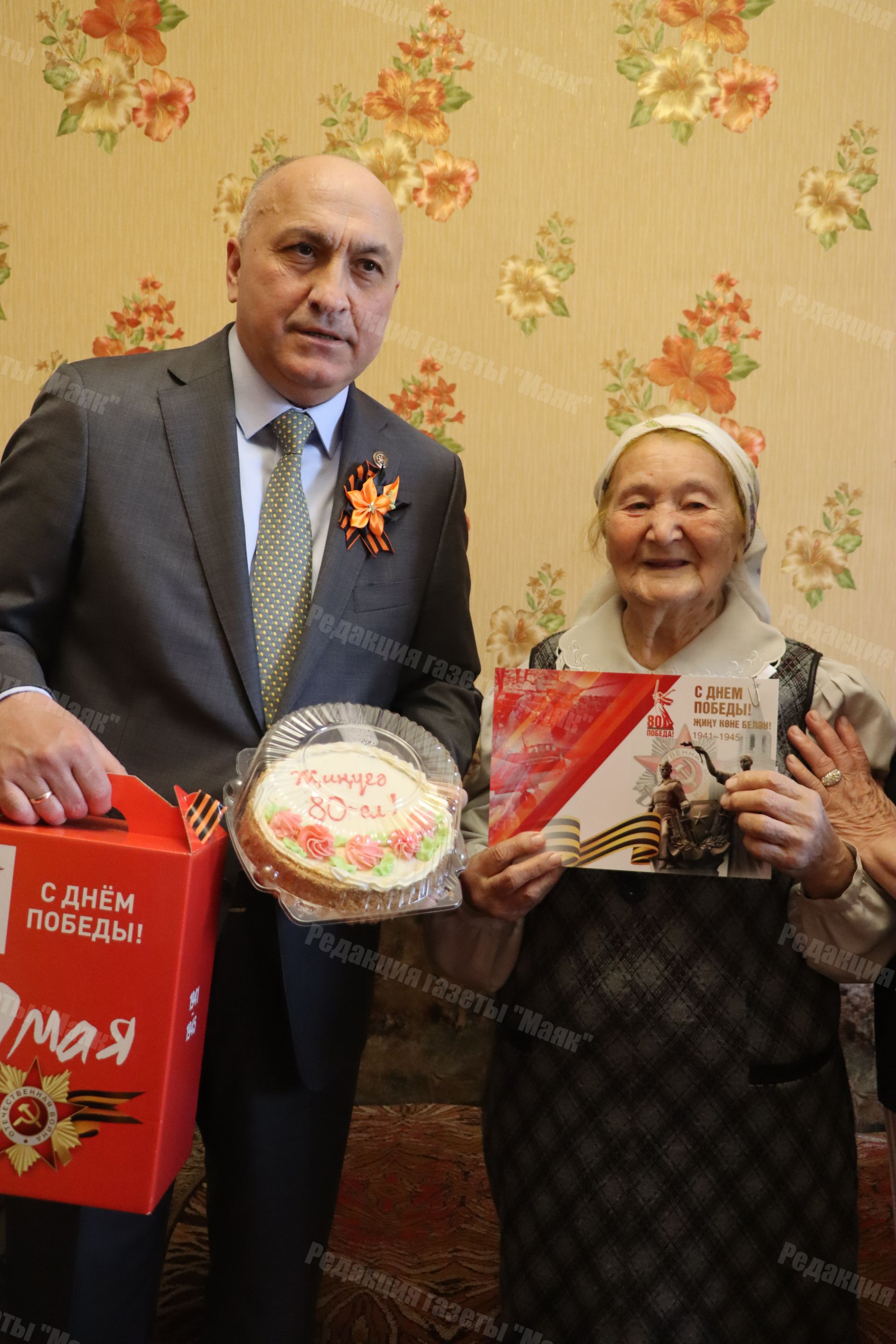 Глава Азнакаевского района поздравил тружениц тыла с Днем Победы