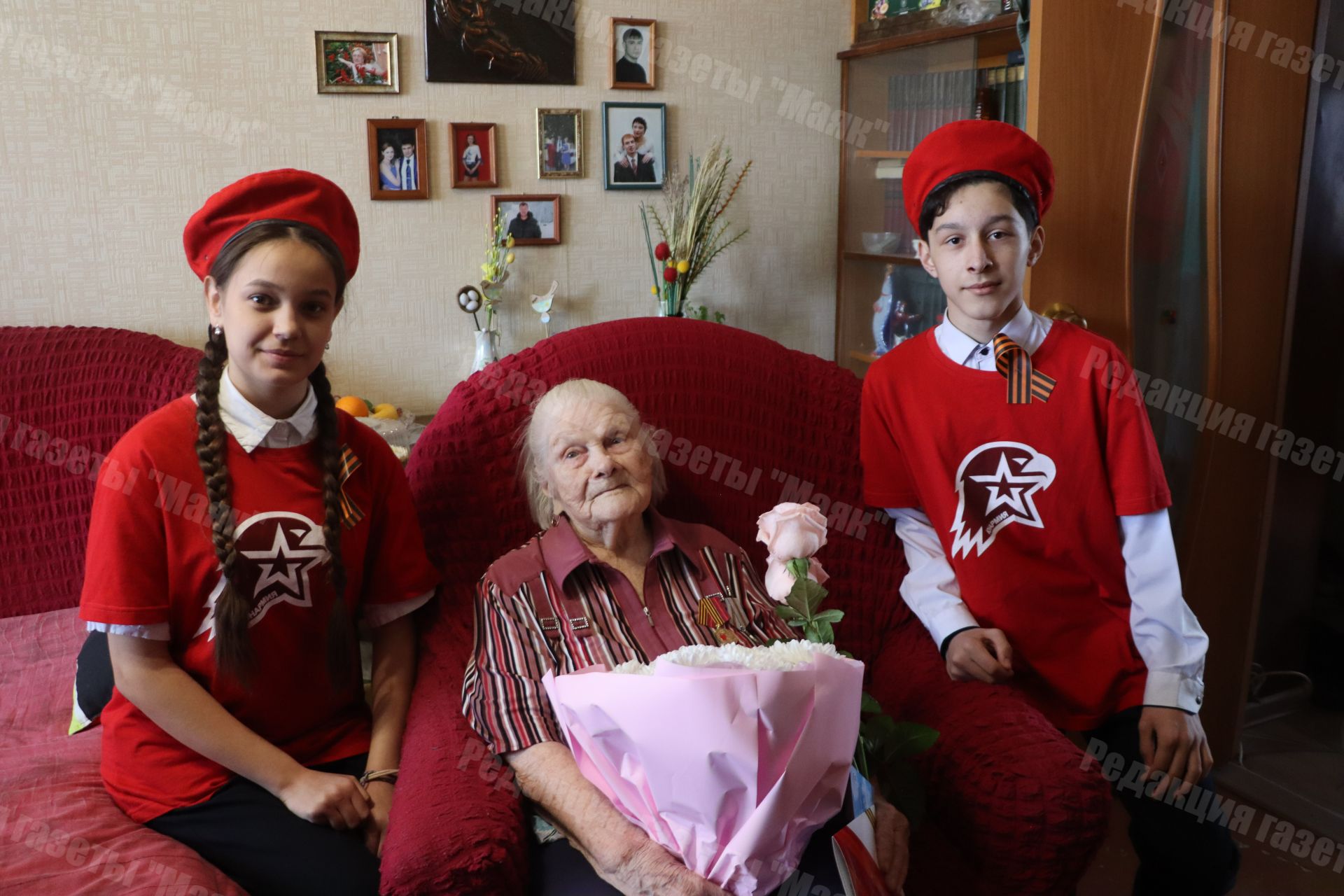 Глава Азнакаевского района поздравил тружениц тыла с Днем Победы