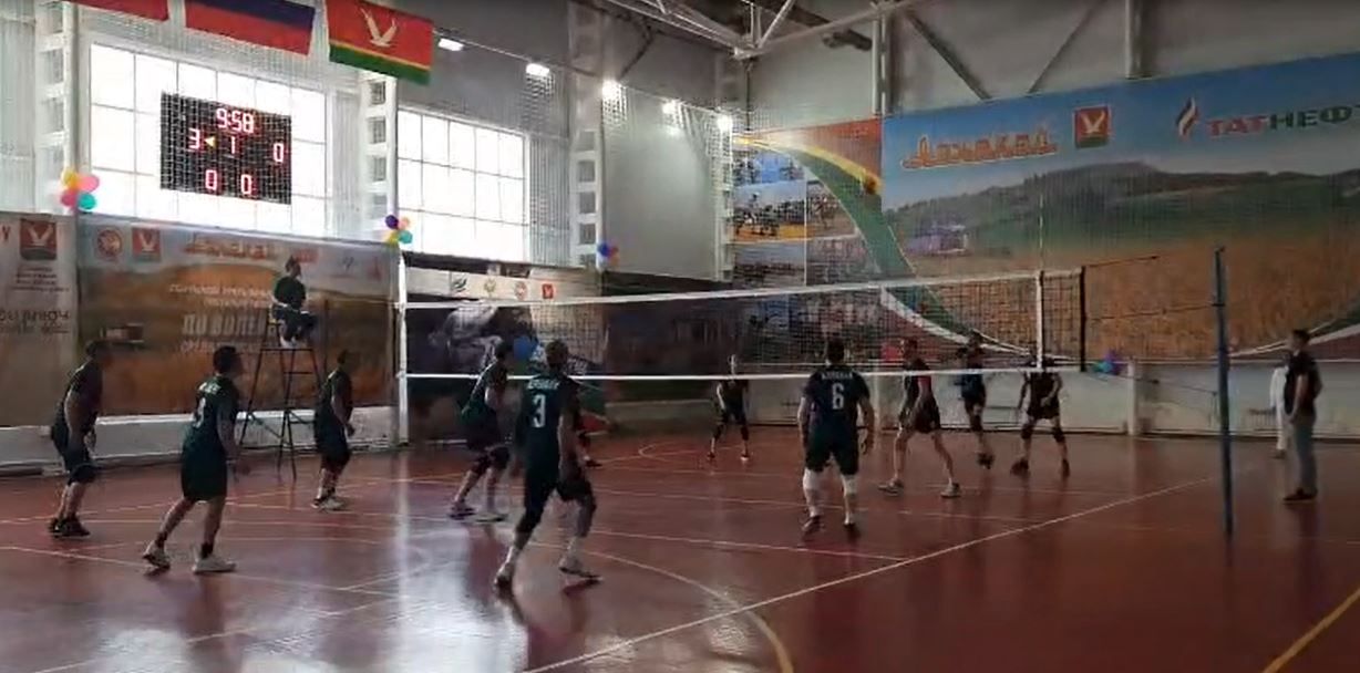 Азнакайлылар волейбол буенча муниципаль хезмәткәрләр спартакиадасында бронза медальләр яуладылар