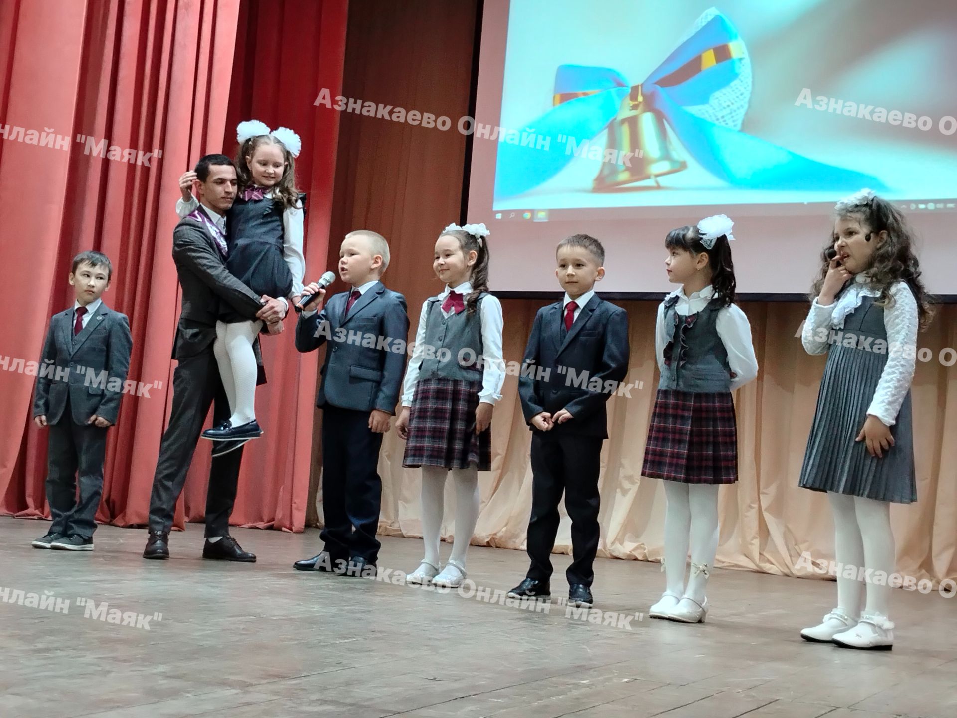 Азнакайда Соңгы кыңгырау бәйрәме үтте