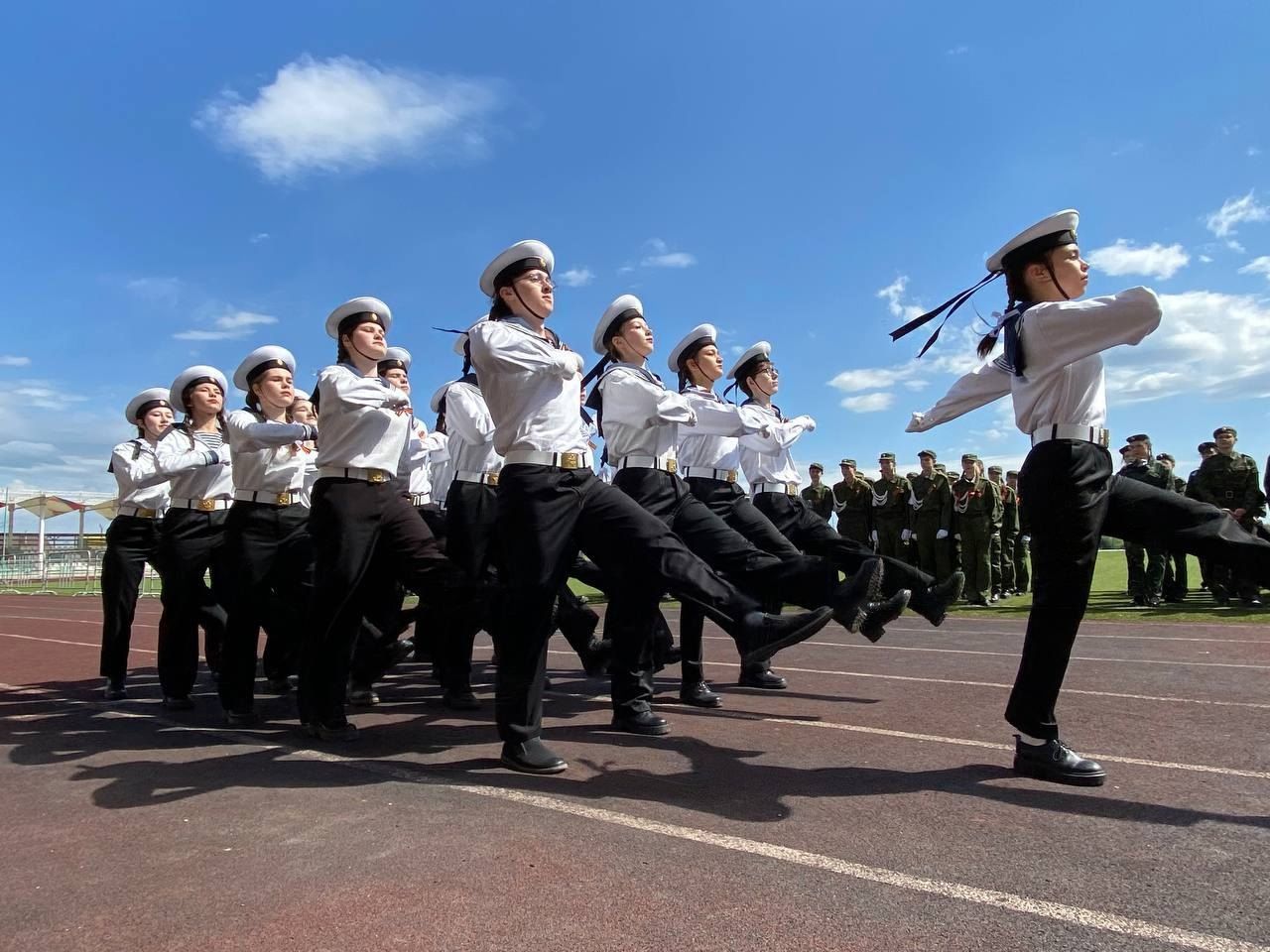 В Азнакаево прошел смотр-конкурс строя и песни