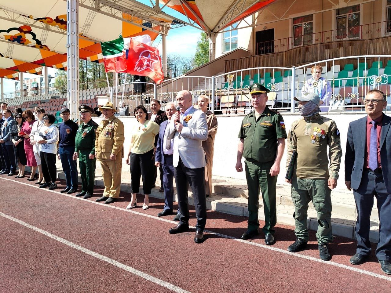 В Азнакаево прошел смотр-конкурс строя и песни