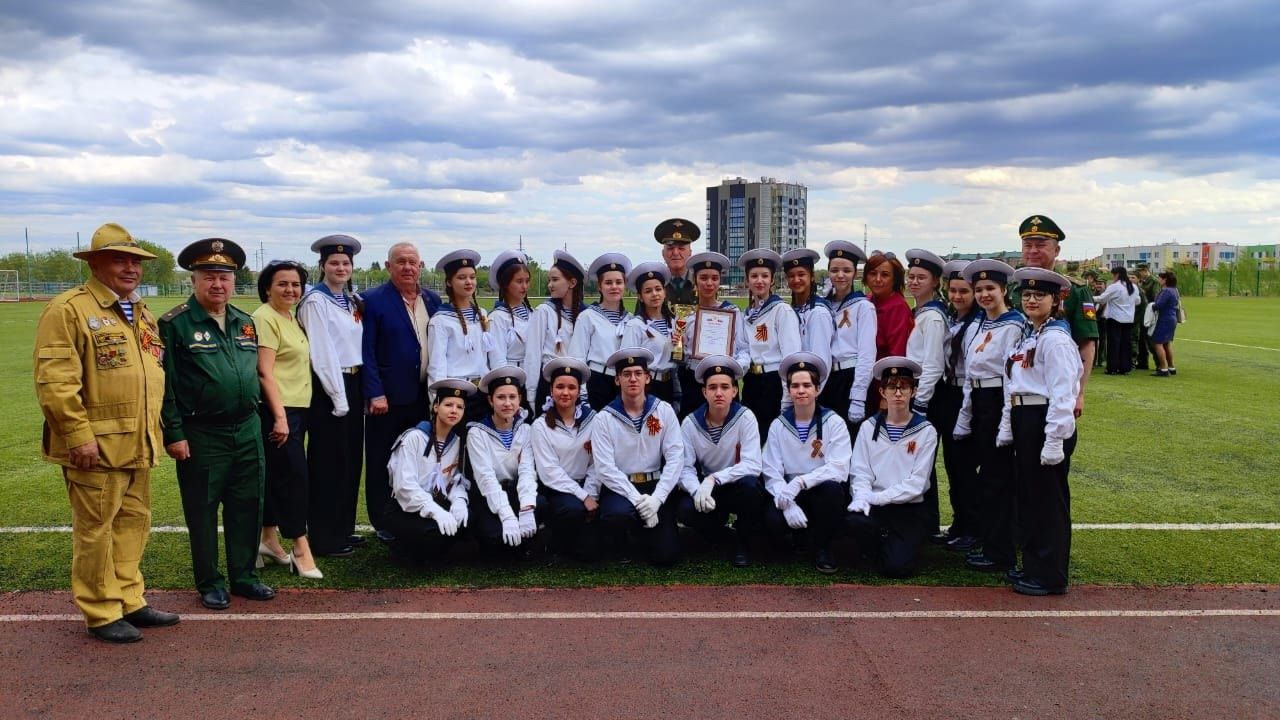 В Азнакаево прошел смотр-конкурс строя и песни