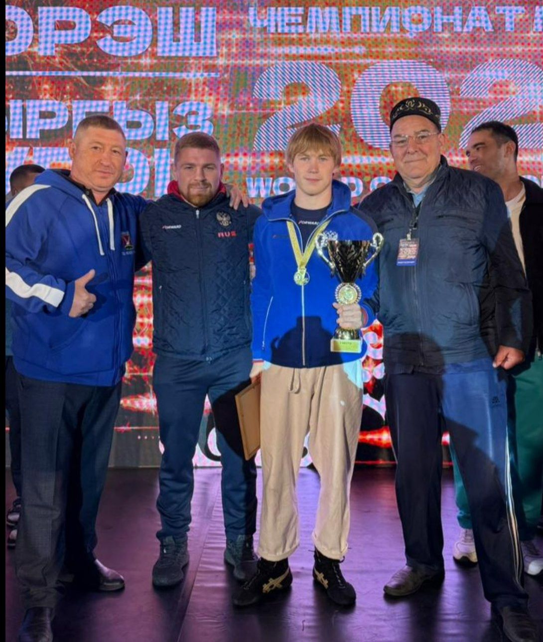 Азнакай көрәшчесе икенче тапкыр дөнья чемпионы булды