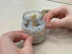 Магия ароматов: в культурном центре создавали свечи ручной работы