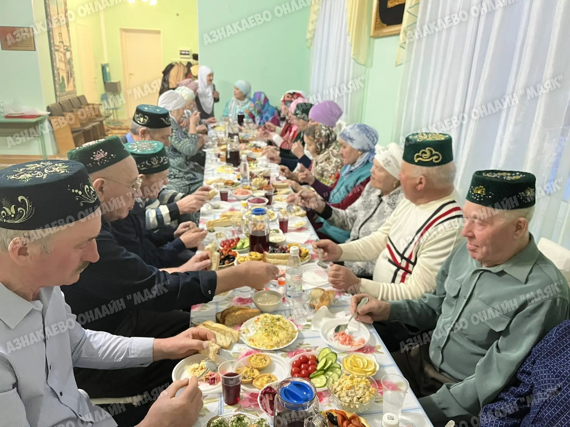 Карамалы авылы халкы ифтар ашына җыелды