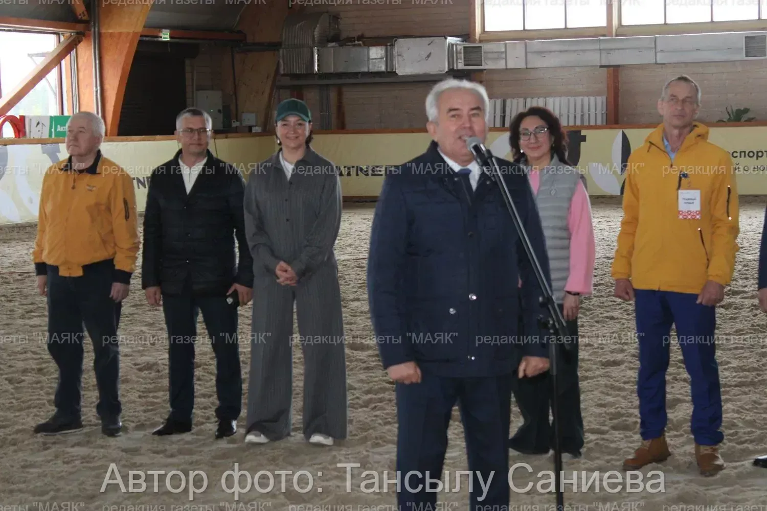 Актүбә бистәсендә ир-атлар ат өстендә көрәшәләр