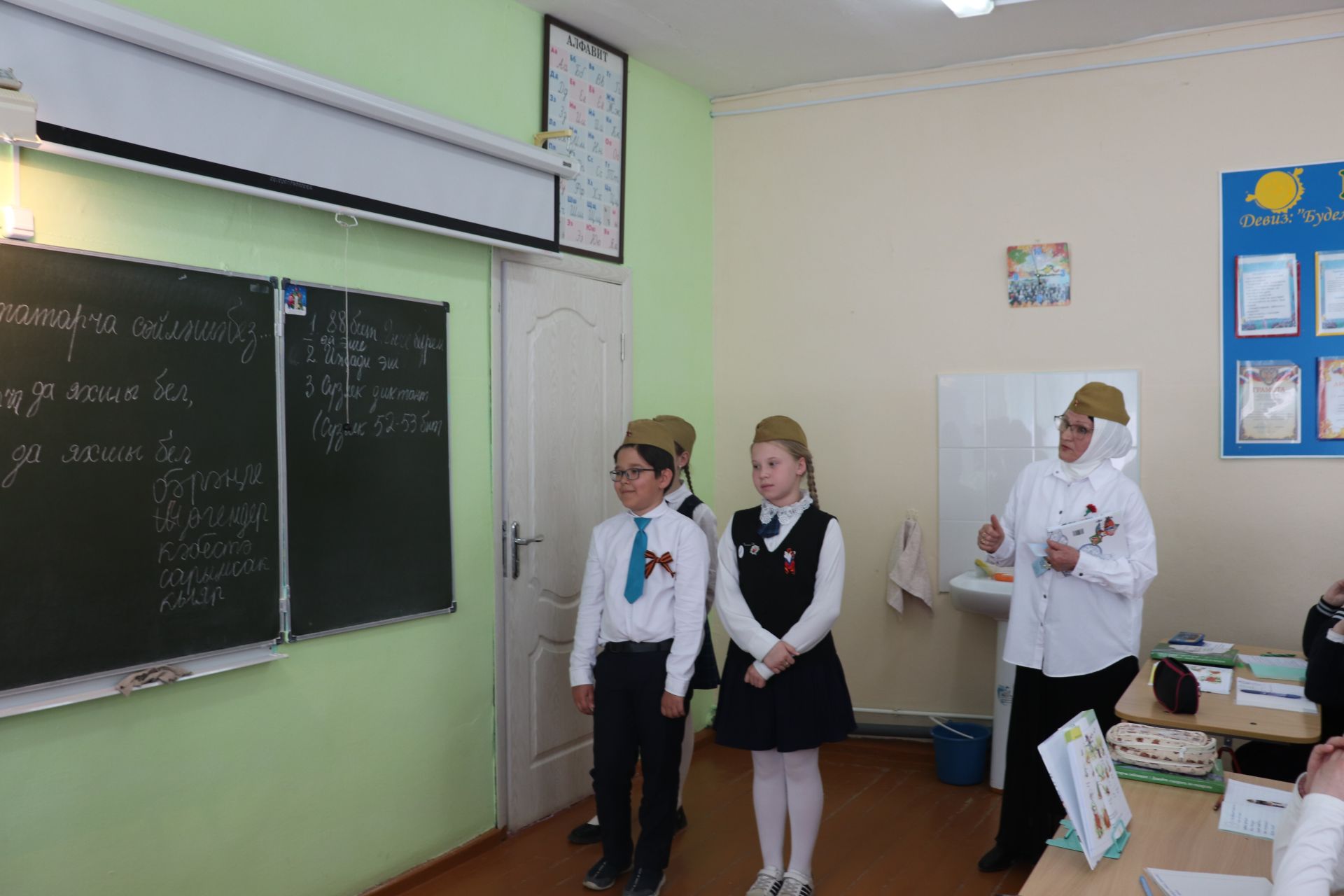 Депутат – Азнакай гимназиясендә