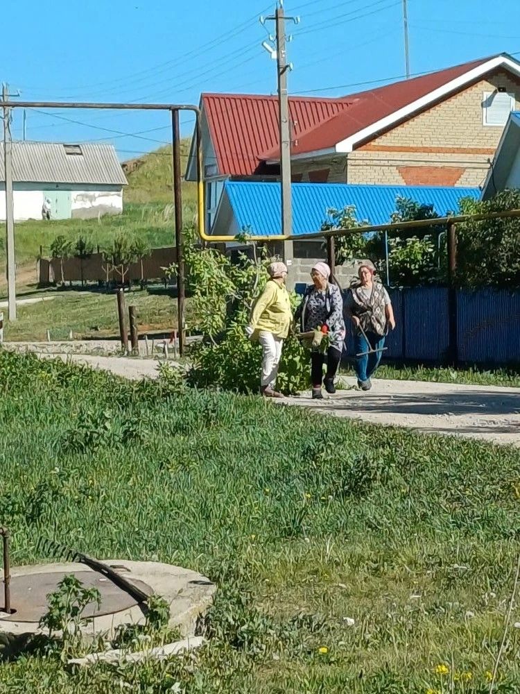 Мәндәй авылында Сабантуй алды өмәсен гөрләттеләр
