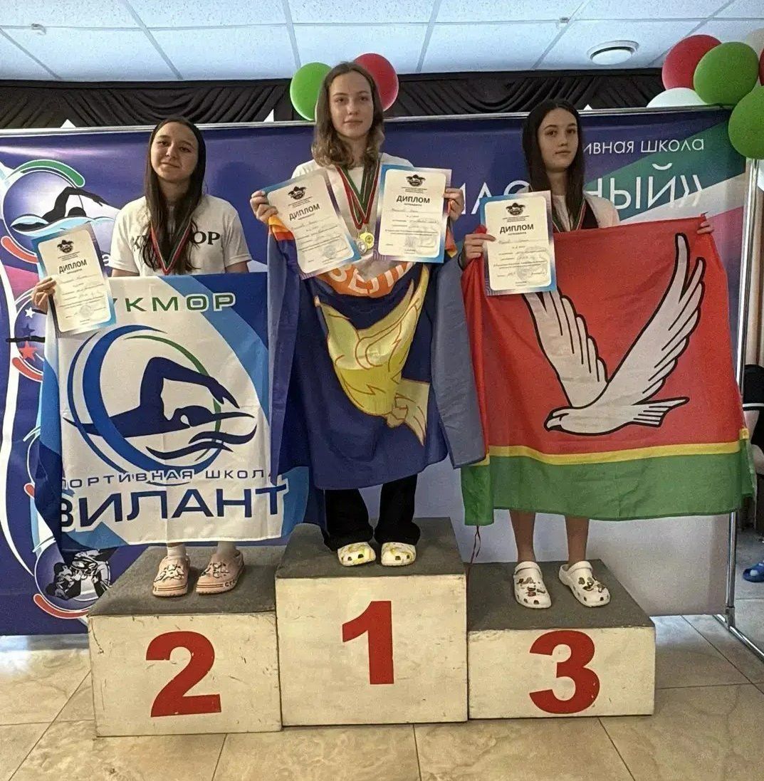 Азнакаевские пловцы вернулись с республиканских соревнований с пятью медалями