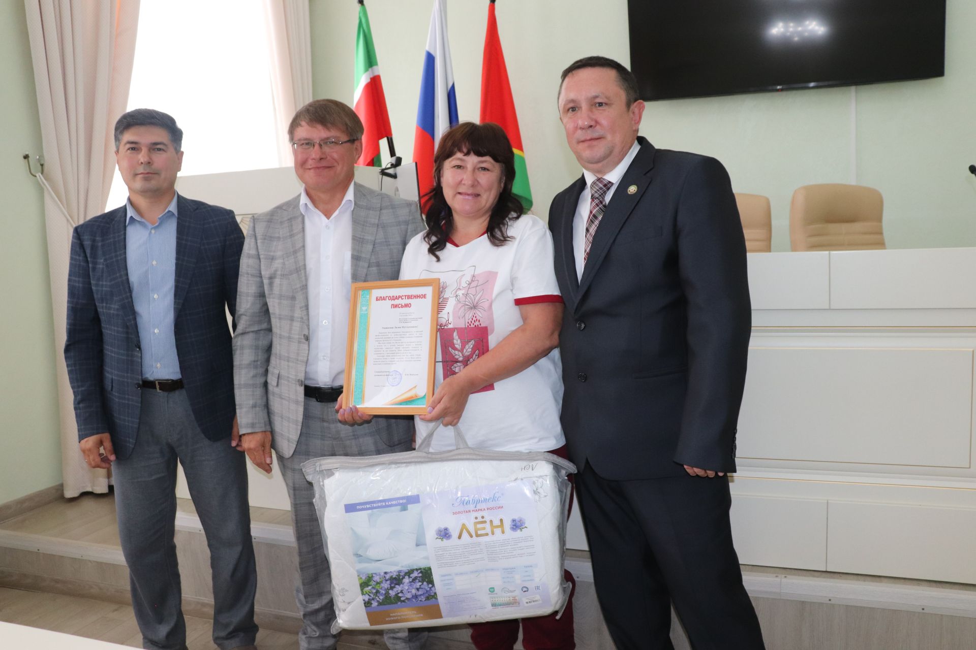 Азнакайда почта бүлекчәсе хезмәткәрләре белән очрашу узды