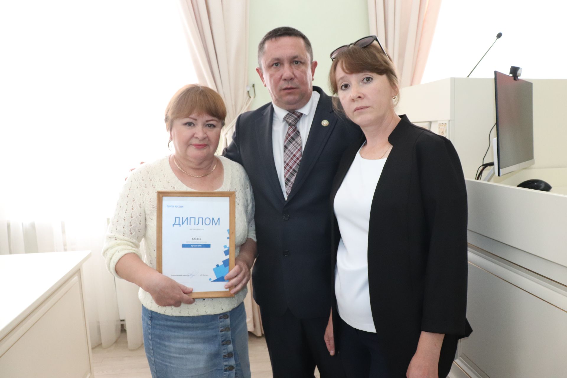 Азнакайда почта бүлекчәсе хезмәткәрләре белән очрашу узды