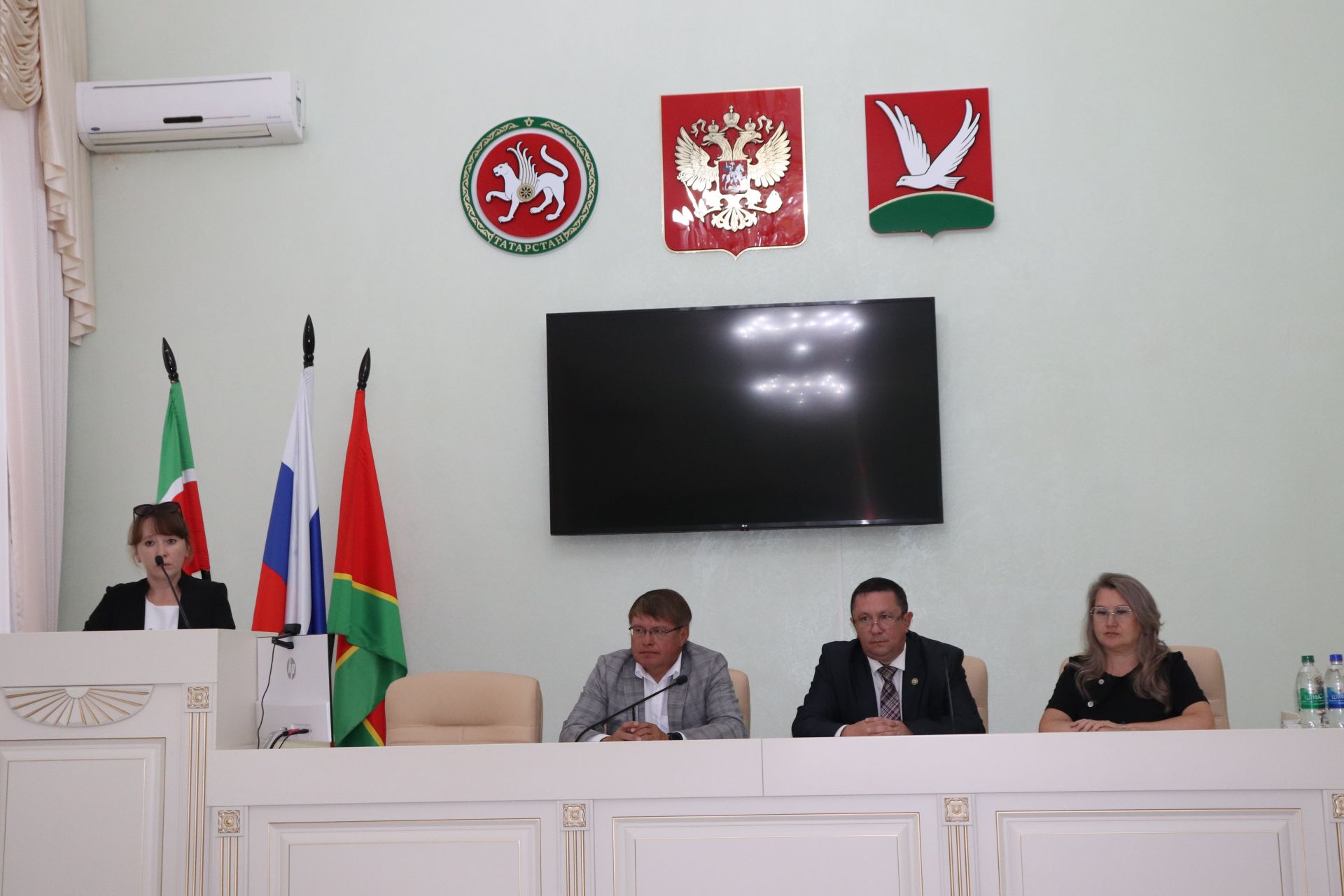 Азнакайда почта бүлекчәсе хезмәткәрләре белән очрашу узды