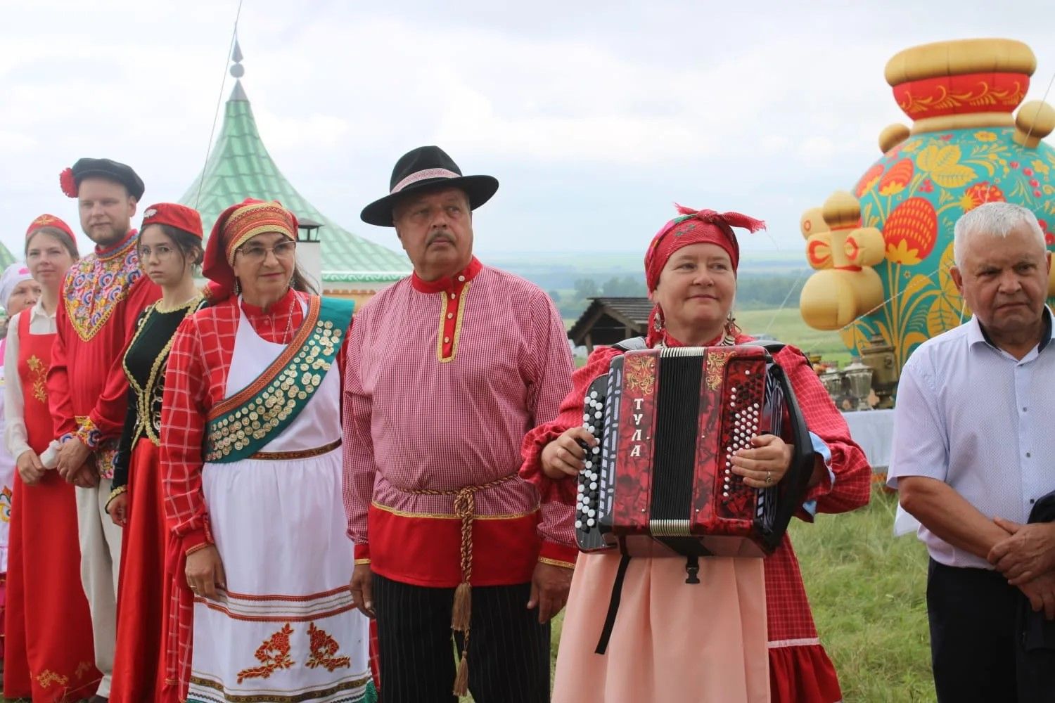 Азнакайда халыклар дуслыгы һәм милли моңнар бәйрәме - Чатыр тау җыены гөрләде
