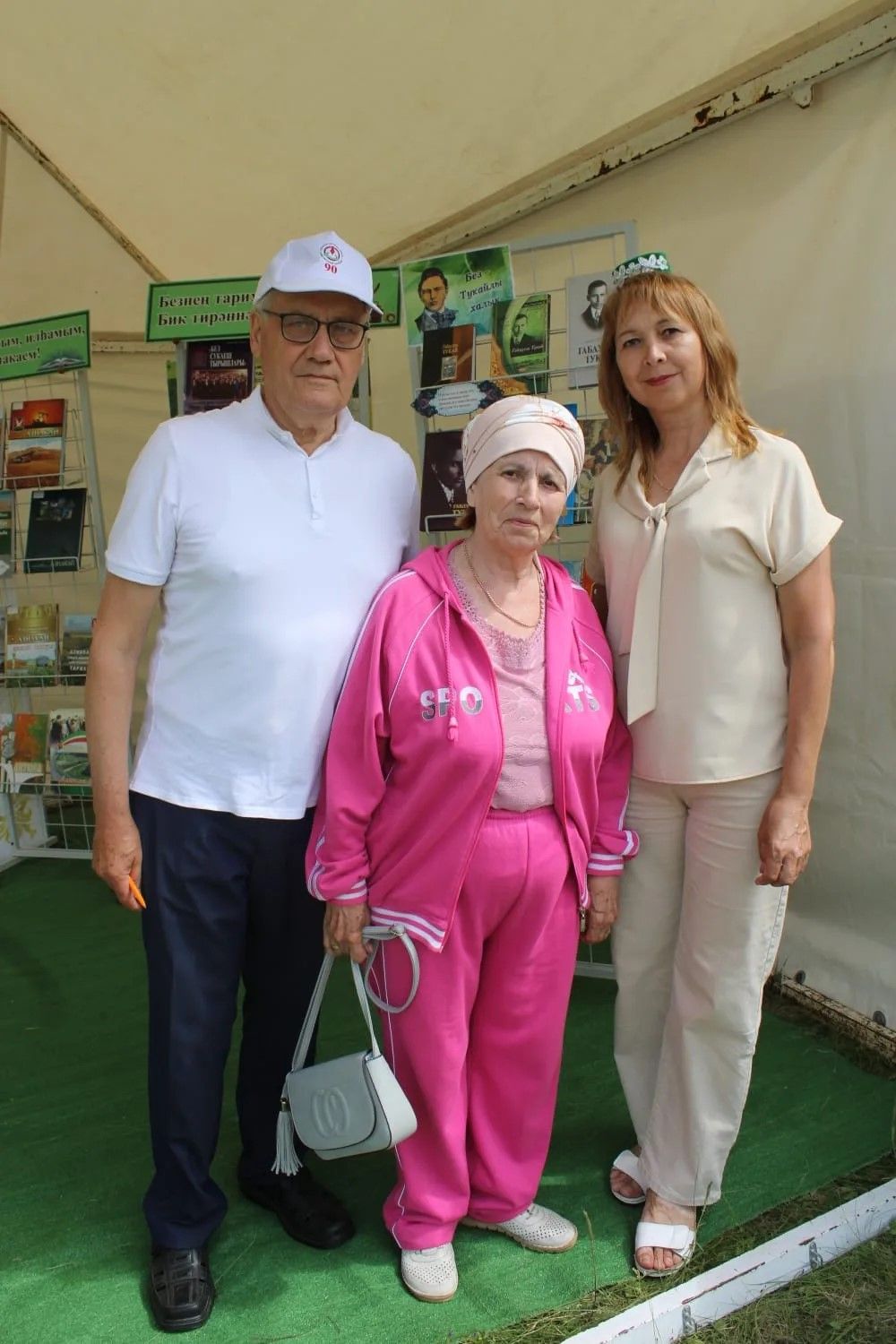 Азнакайда халыклар дуслыгы һәм милли моңнар бәйрәме - Чатыр тау җыены гөрләде