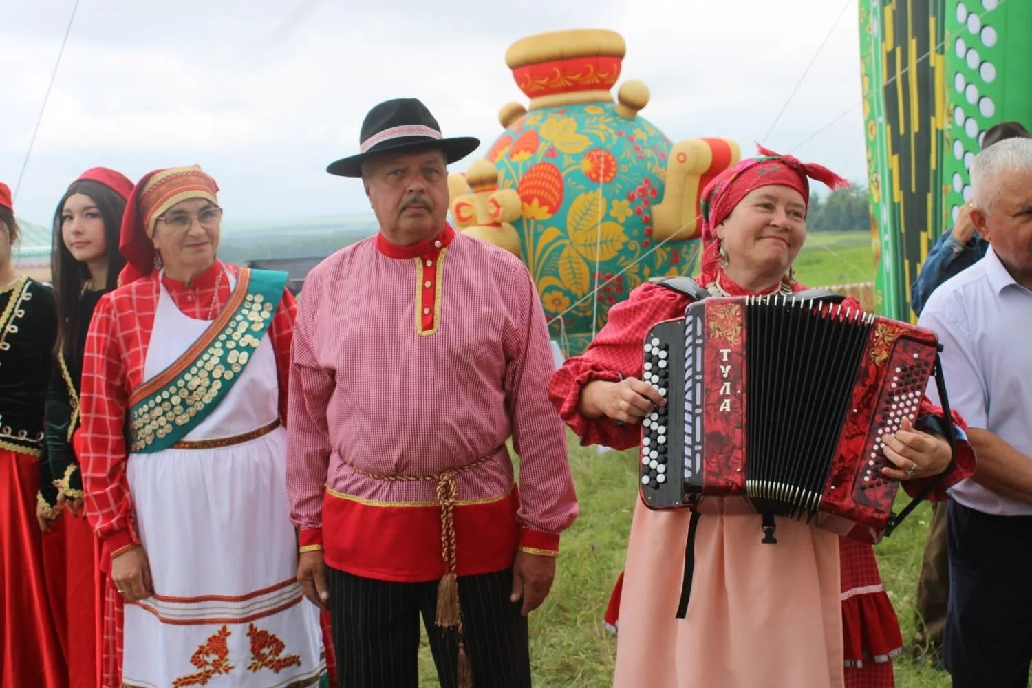 Азнакайда халыклар дуслыгы һәм милли моңнар бәйрәме - Чатыр тау җыены гөрләде